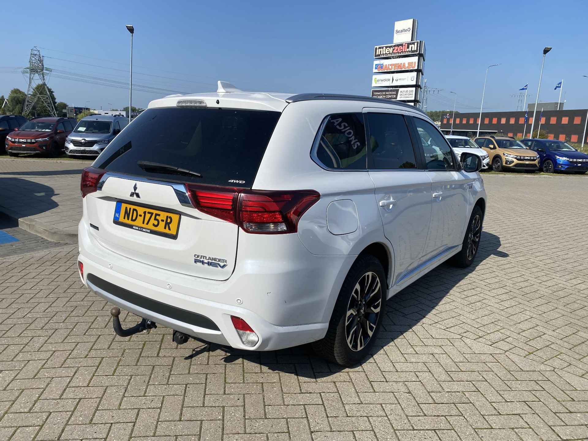 Mitsubishi Outlander 2.0 PHEV instyle - 3/18