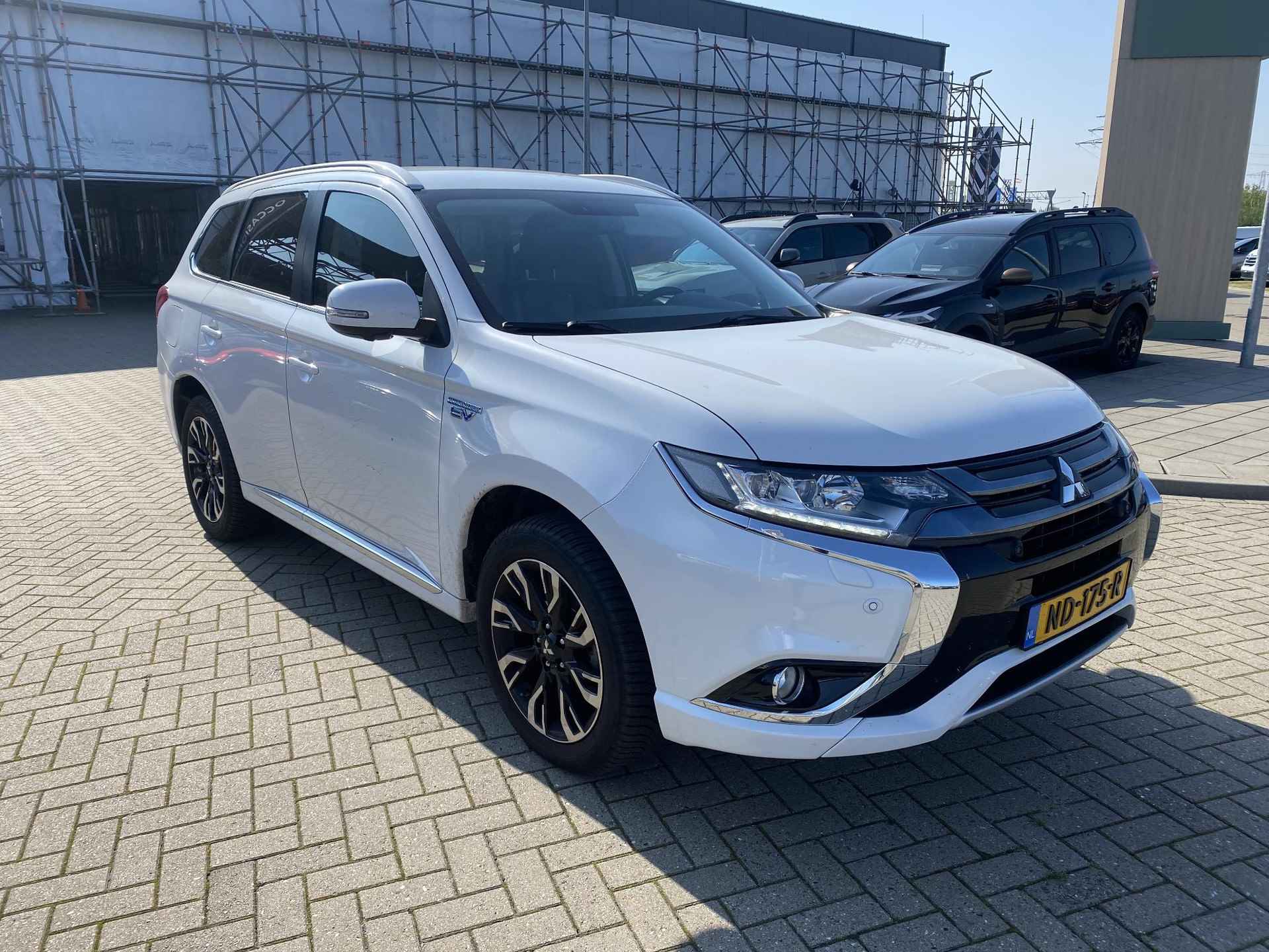 Mitsubishi Outlander 2.0 PHEV instyle - 4/18