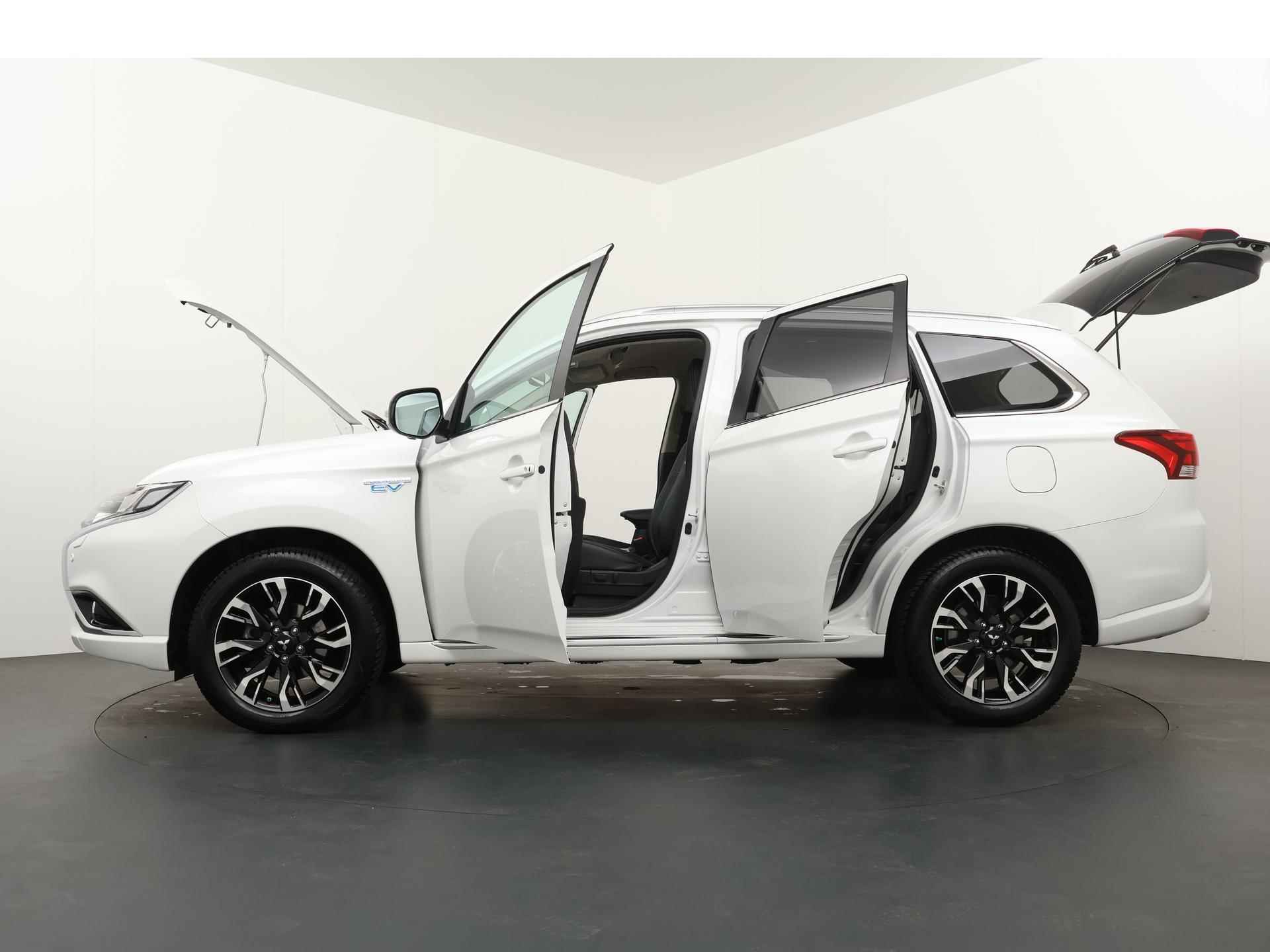 Mitsubishi Outlander 2.0 PHEV instyle - 21/33