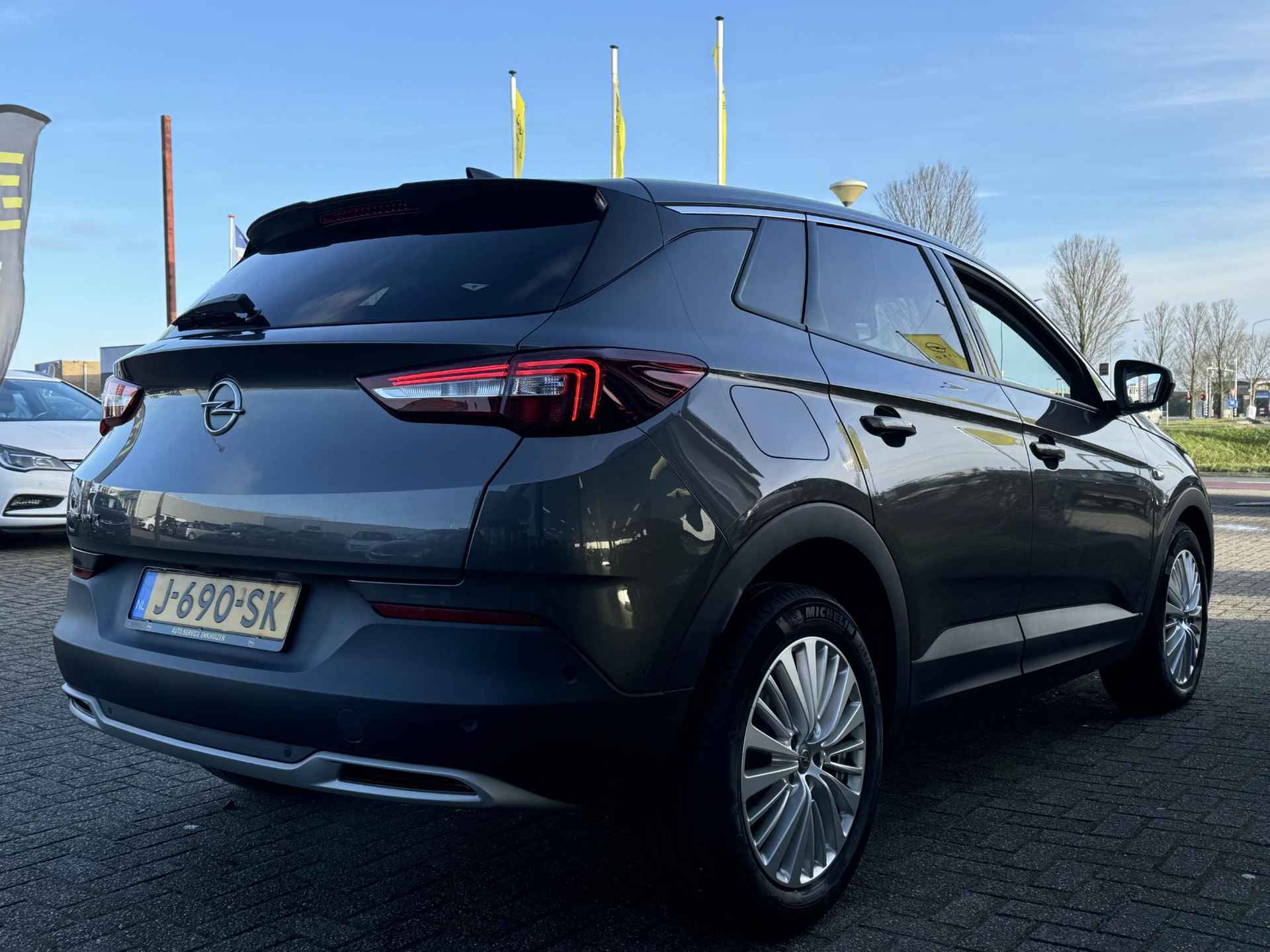 Opel Grandland X 1.6 Turbo Innovation Werkelijk prachtige en 100% dealer onderhouden 180 pk AUT met o.a. Leer | Stoelkoeling en verwarming | LED | Navigatie | Clima | 18" | Carplay - 10/52