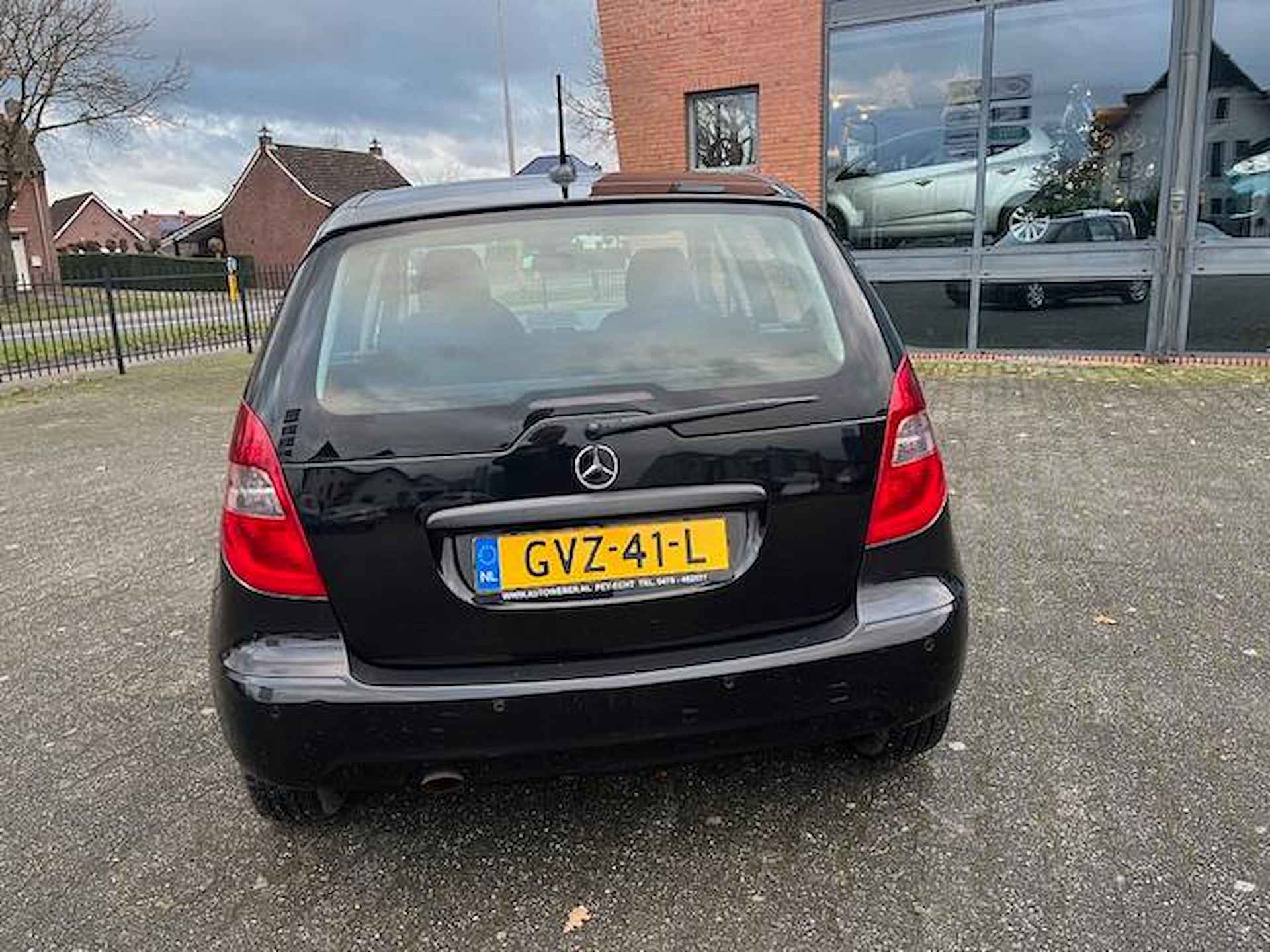 Mercedes-Benz A-klasse 180 5-drs Automaat inclusief 1 jaar Bovag garantie Mercedes-Benz A-klasse 5-drs Aitomaat incl 1 jaar Bovag garantie 180 5-drs Automaat inclusief 1 jaar Bovag garantie Mercedes-Benz A-klasse 180 Business Class Mercedes-benz A 180 - 4/24