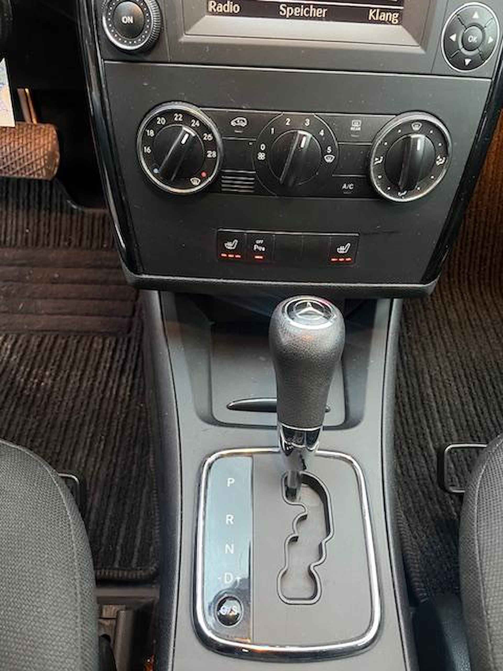 Mercedes-Benz A-klasse 180 5-drs Automaat inclusief 1 jaar Bovag garantie Mercedes-Benz A-klasse 5-drs Aitomaat incl 1 jaar Bovag garantie 180 5-drs Automaat inclusief 1 jaar Bovag garantie Mercedes-Benz A-klasse 180 Business Class Mercedes-benz A 180 - 10/24