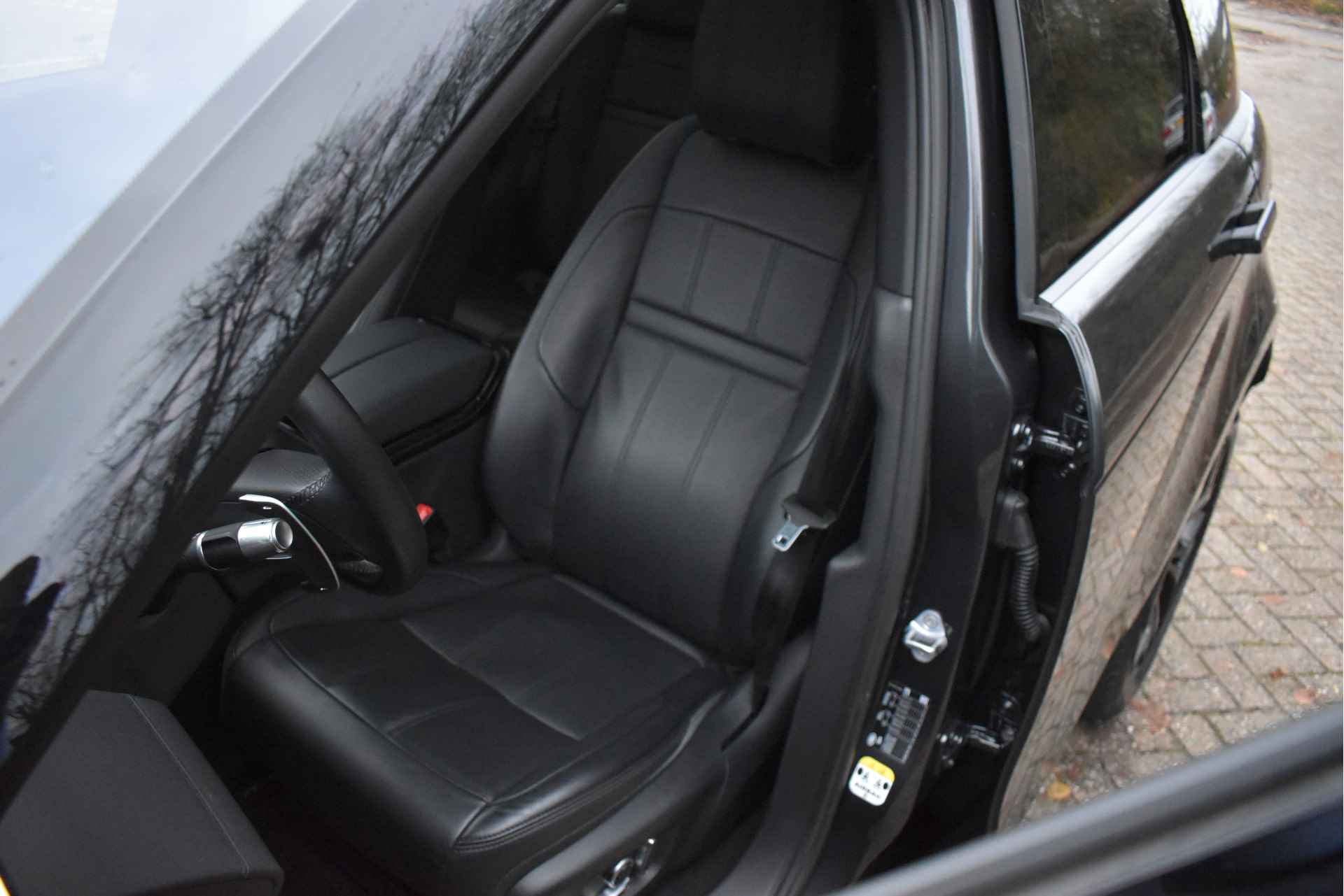 Land Rover Range Rover Evoque 1.5 P300e AWD R-Dynamic SE | Pano.dak | 360 gr.camera | Keyless | Elekt.stoelen | Carplay | Full LED | 20" Velgen - 14/61