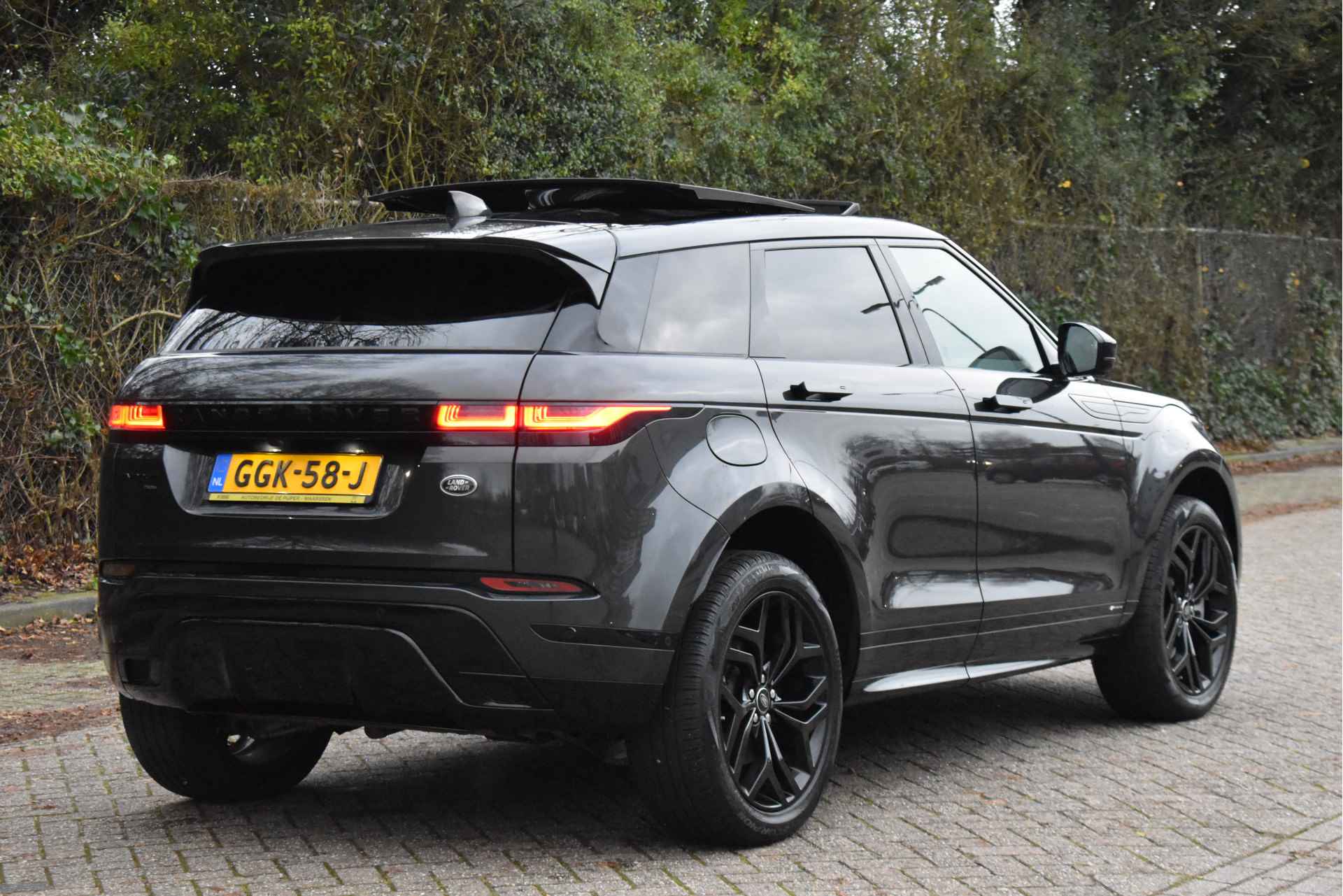 Land Rover Range Rover Evoque 1.5 P300e AWD R-Dynamic SE | Pano.dak | 360 gr.camera | Keyless | Elekt.stoelen | Carplay | Full LED | 20" Velgen - 27/61