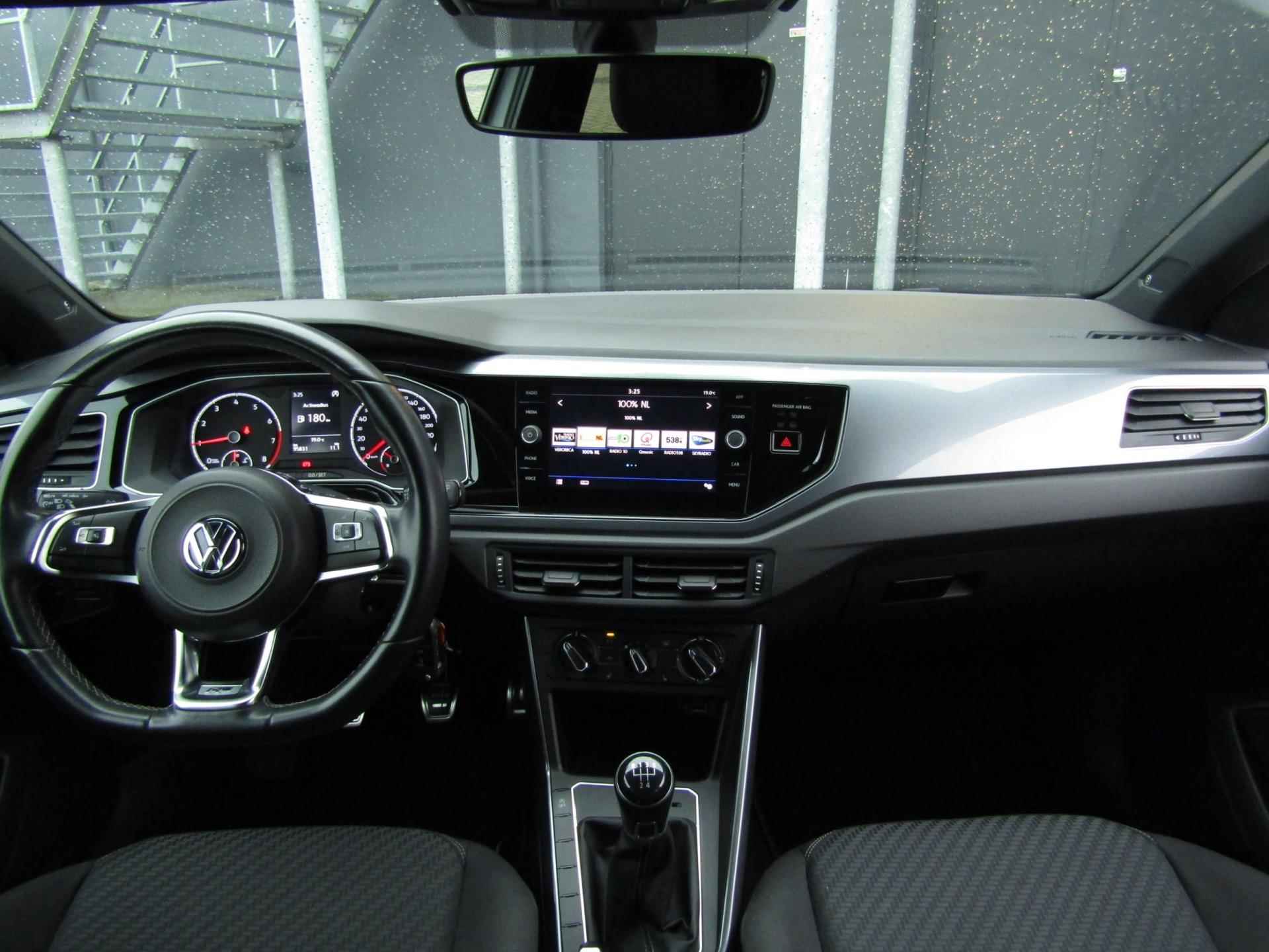 Volkswagen POLO 1.0 75PK R-LINE | * CAMERA * BLUETOOTH * SNELHEIDSBEGRENZER * BEATS AUDIO * STOELVERWARMING * - 5/33