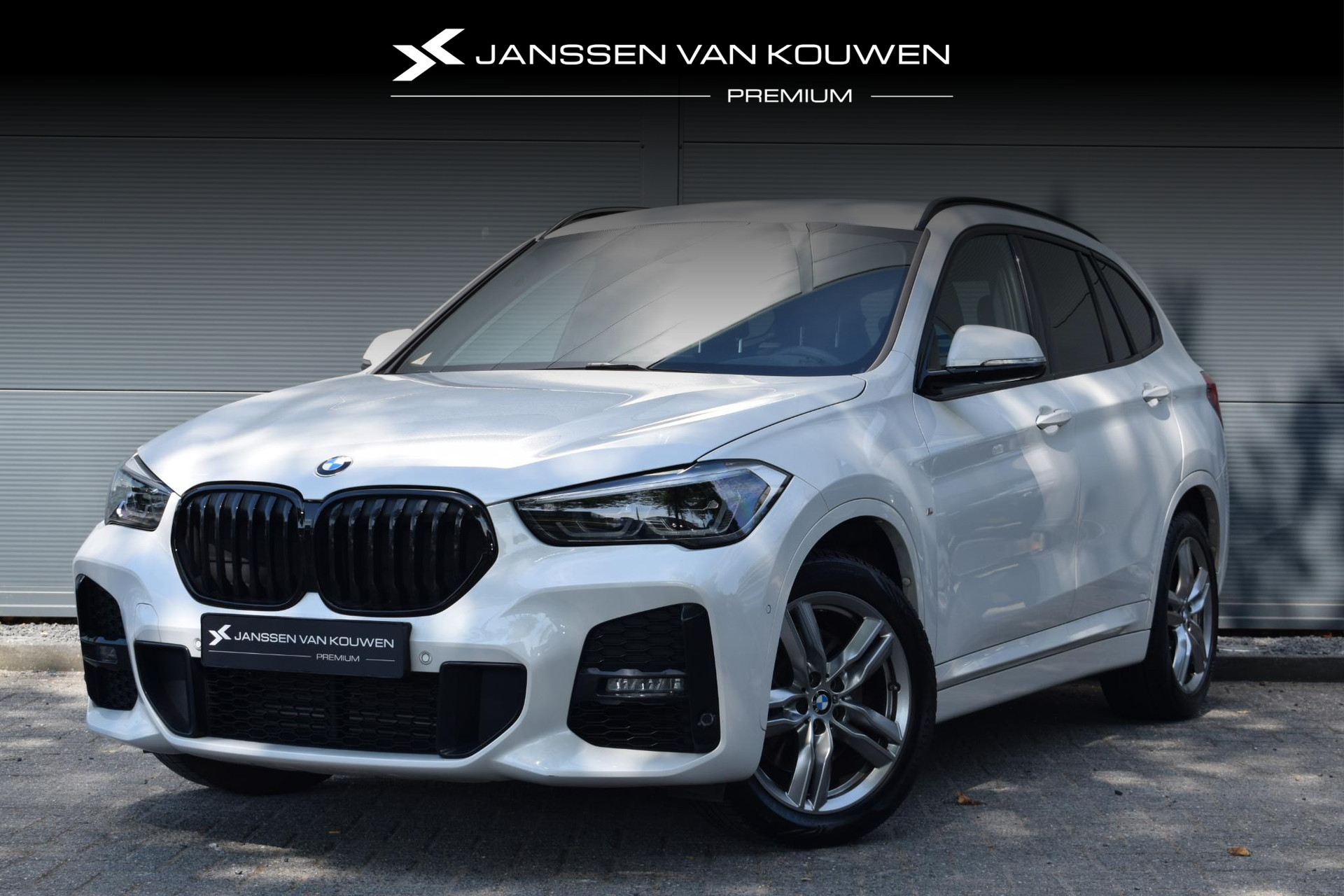 BMW X1 sDrive20i Business Edition M-Sport /  Navigatie / Head-Up