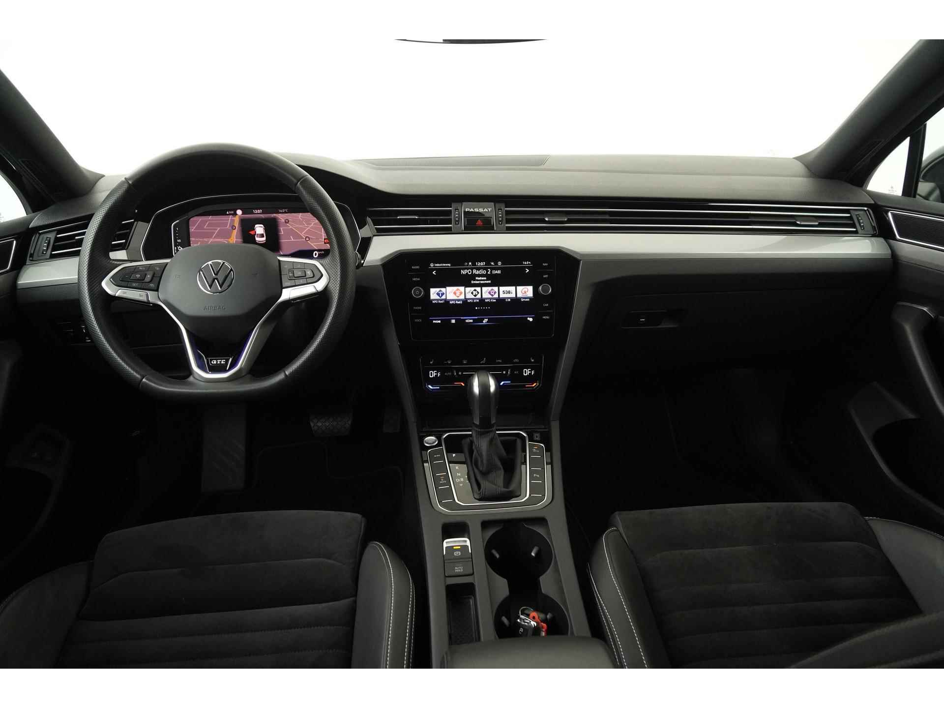 Volkswagen Passat 1.4 TSI PHEV GTE | Active Info Display | Camera | Alcantara | Zondag Open! - 5/42
