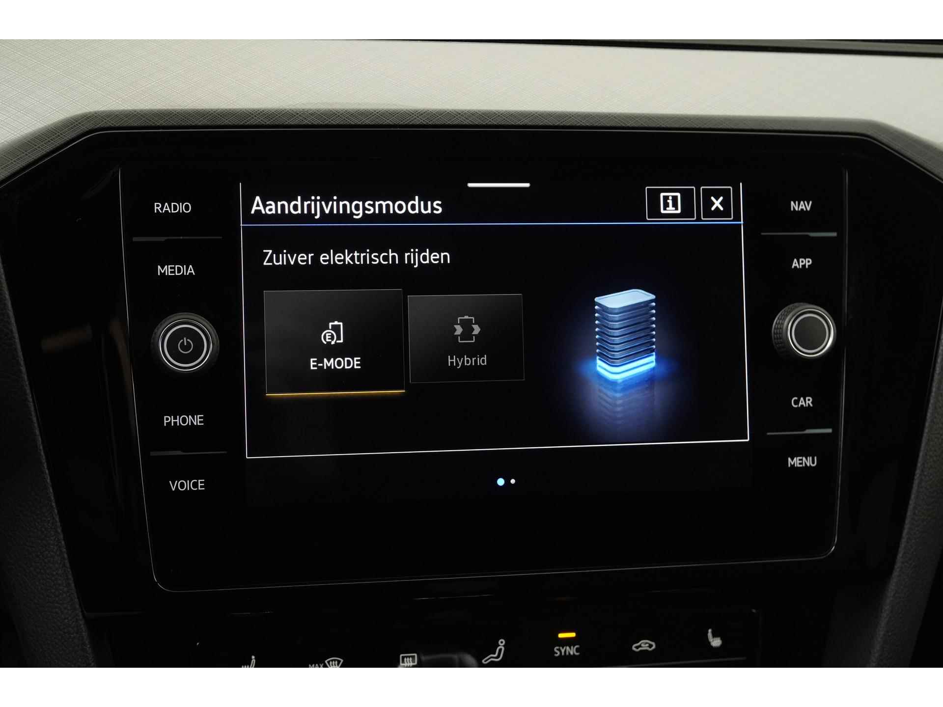 Volkswagen Passat 1.4 TSI PHEV GTE | Active Info Display | Camera | Alcantara | Zondag Open! - 18/42