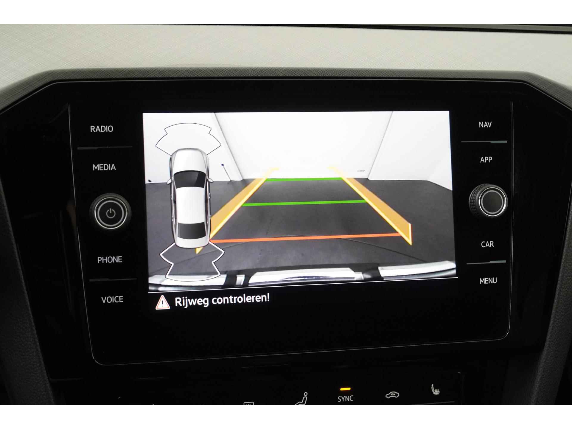 Volkswagen Passat 1.4 TSI PHEV GTE | Active Info Display | Camera | Alcantara | Zondag Open! - 19/42