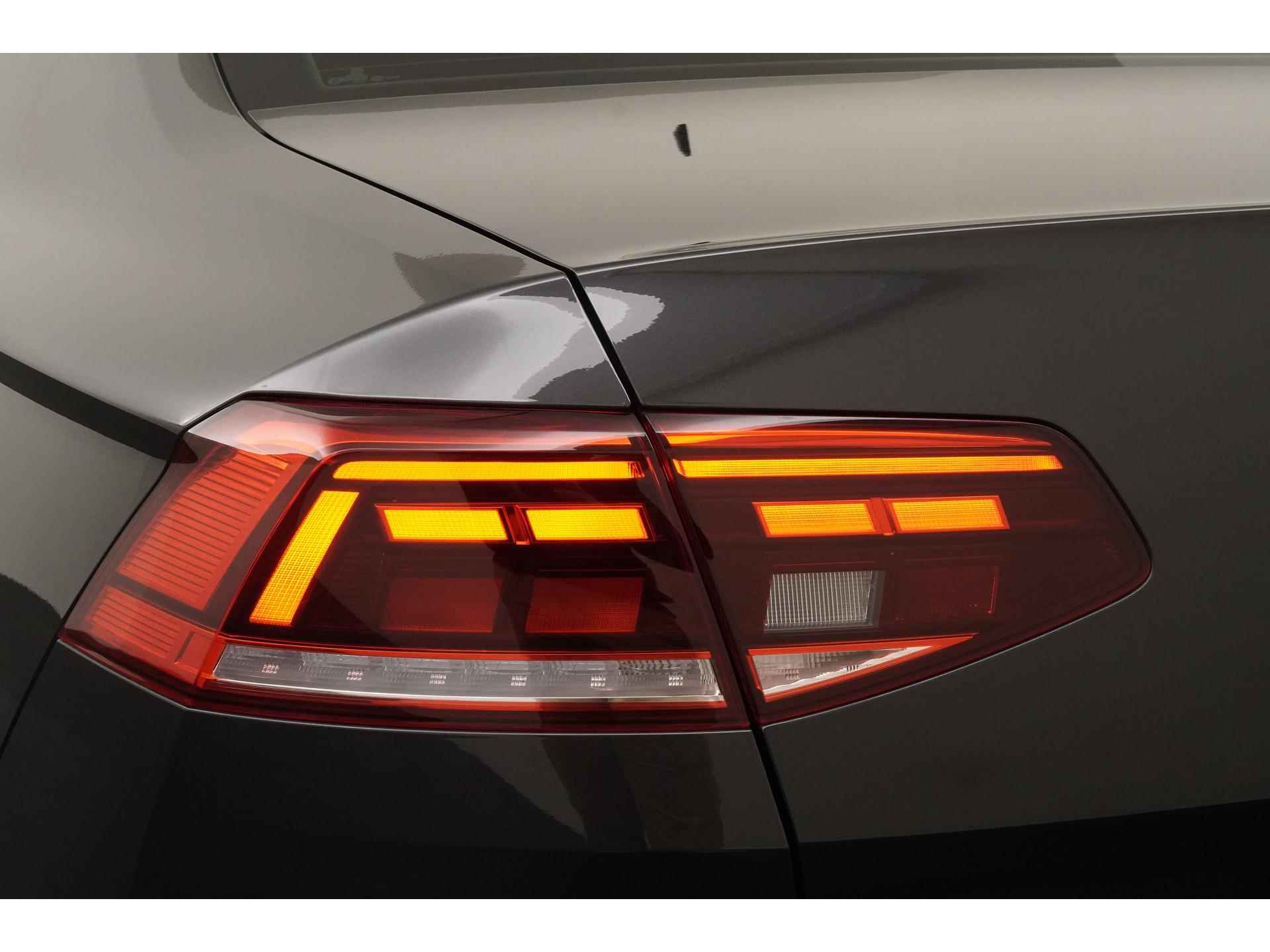Volkswagen Passat 1.4 TSI PHEV GTE | Active Info Display | Camera | Alcantara | Zondag Open! - 21/42