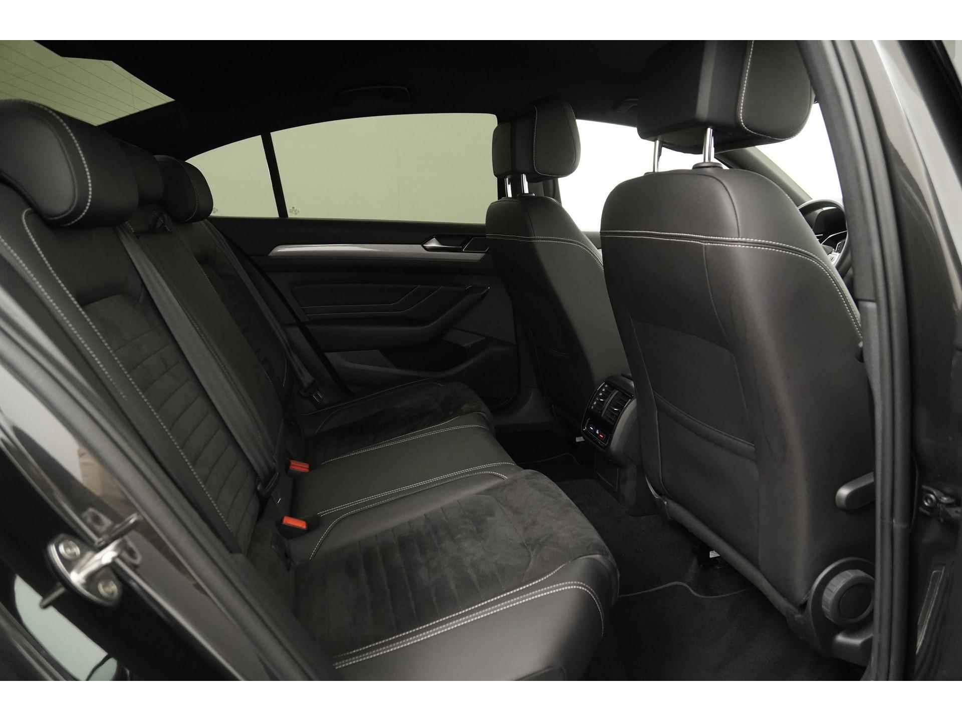 Volkswagen Passat 1.4 TSI PHEV GTE | Active Info Display | Camera | Alcantara | Zondag Open! - 25/42