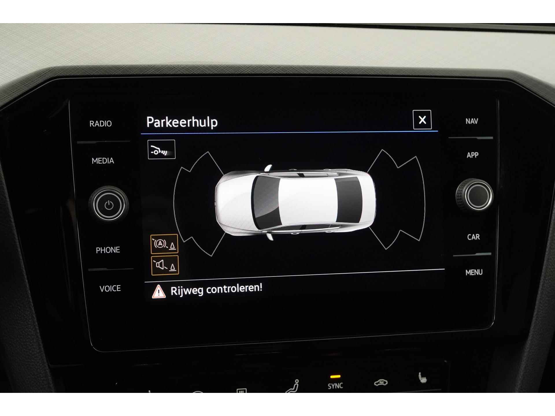 Volkswagen Passat 1.4 TSI PHEV GTE | Active Info Display | Camera | Alcantara | Zondag Open! - 40/42