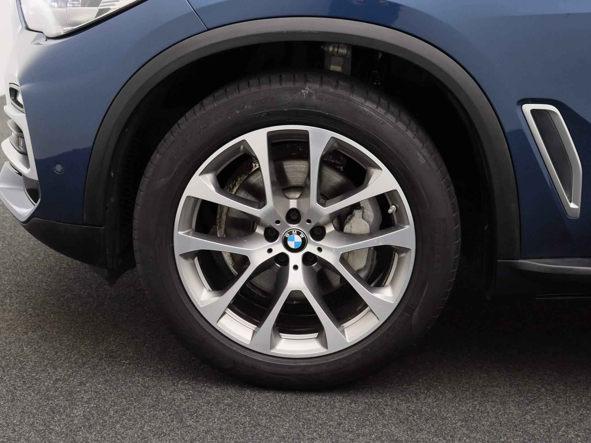 BMW X5 xDrive40i High Executive | PANORAMADAK | HARMAN KARDON | NAVIGATIE | MEMORY SEATS | LEDEREN BEKLEDING | HEAD UP DISPLAY | 360 CAMERA | ELEKTRISCHE BEDIENBARE ACHTERKLEP | - 17/43