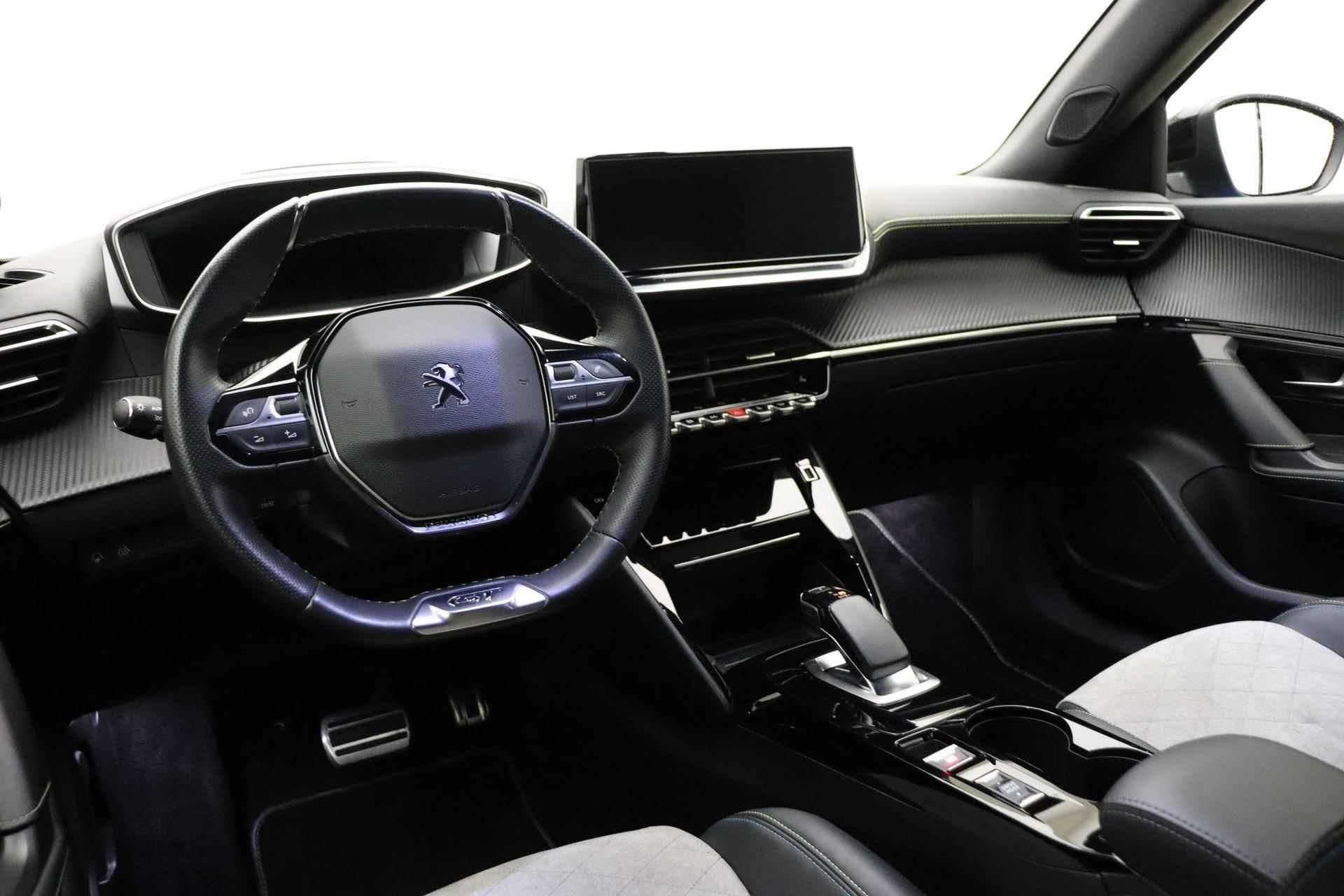 Peugeot e-2008 EV GT Pack 50 kWh | Achteruitrijcamera | Navi | Parkeersensoren V+A | Adaptive cruise control | Dodehoekdetectie - 4/33