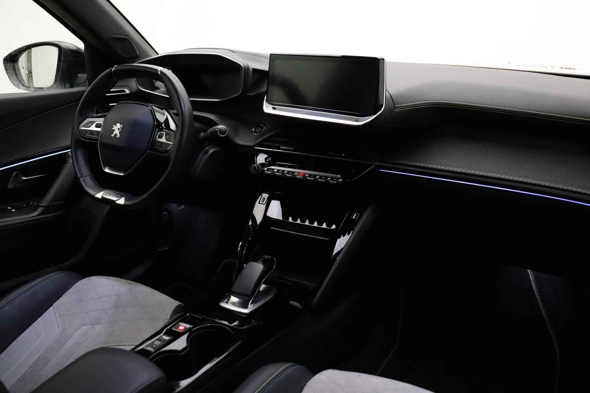 Peugeot e-2008 EV GT Pack 50 kWh | Achteruitrijcamera | Navi | Parkeersensoren V+A | Adaptive cruise control | Dodehoekdetectie - 8/33