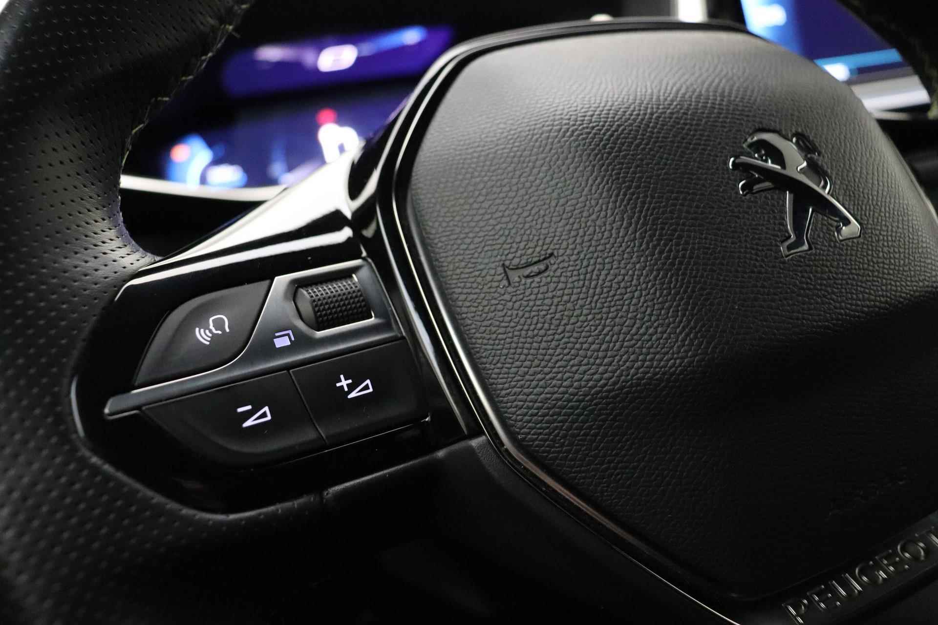 Peugeot e-2008 EV GT Pack 50 kWh | Achteruitrijcamera | Navi | Parkeersensoren V+A | Adaptive cruise control | Dodehoekdetectie - 19/33