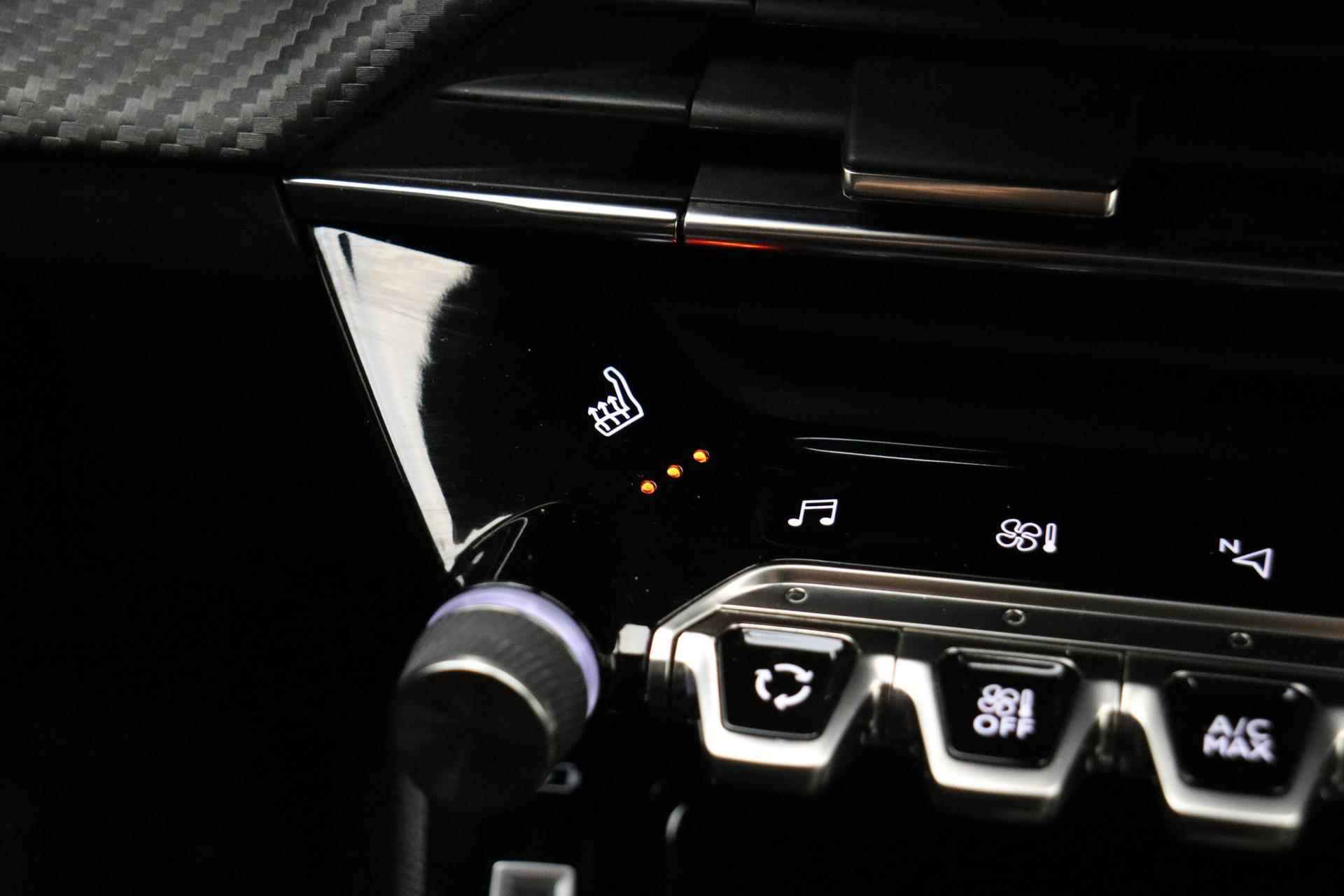 Peugeot e-2008 EV GT Pack 50 kWh | Achteruitrijcamera | Navi | Parkeersensoren V+A | Adaptive cruise control | Dodehoekdetectie - 24/33