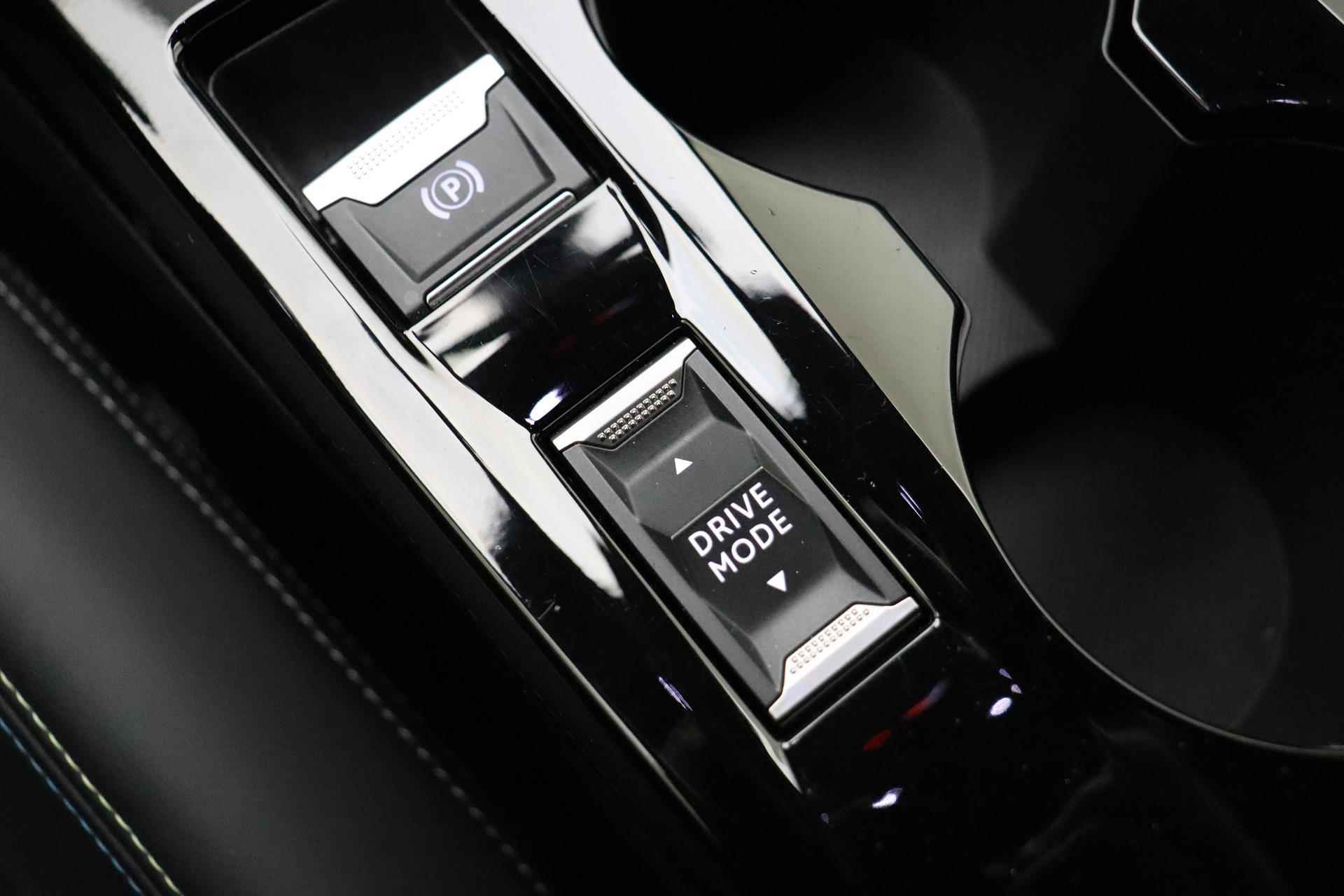Peugeot e-2008 EV GT Pack 50 kWh | Achteruitrijcamera | Navi | Parkeersensoren V+A | Adaptive cruise control | Dodehoekdetectie - 26/33