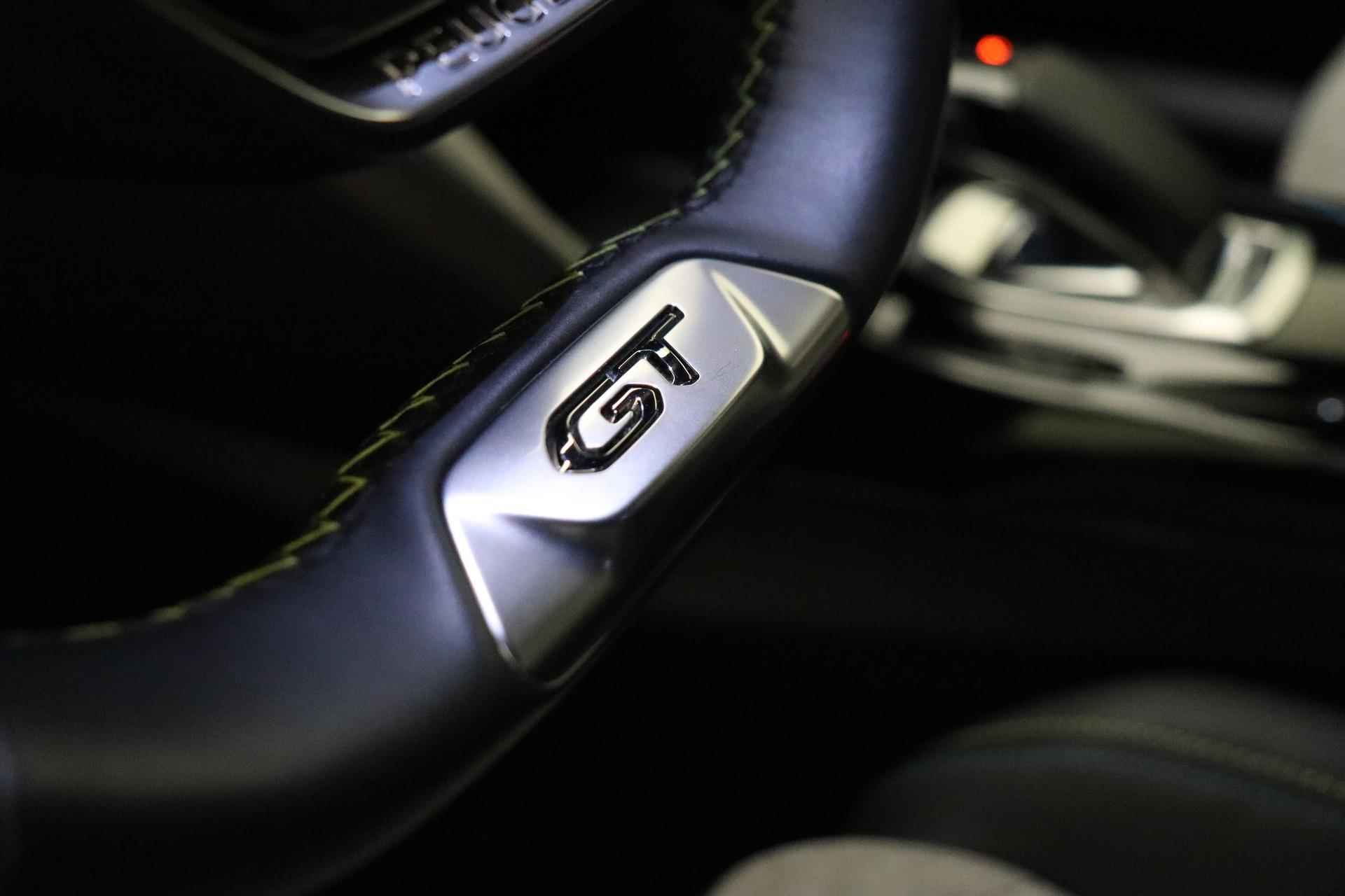 Peugeot e-2008 EV GT Pack 50 kWh | Achteruitrijcamera | Navi | Parkeersensoren V+A | Adaptive cruise control | Dodehoekdetectie - 28/33