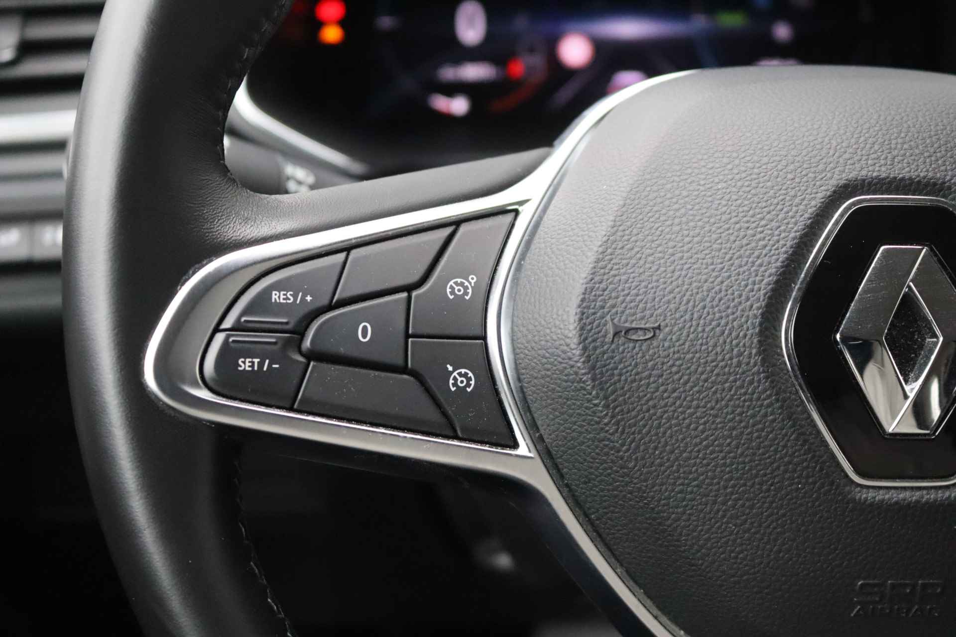 Renault Captur 1.6 E-Tech Plug-in Hybrid 160 Intens Gr.-Navigatie/BOSE/Stoelverwarming/Parkeerhulp - 16/32