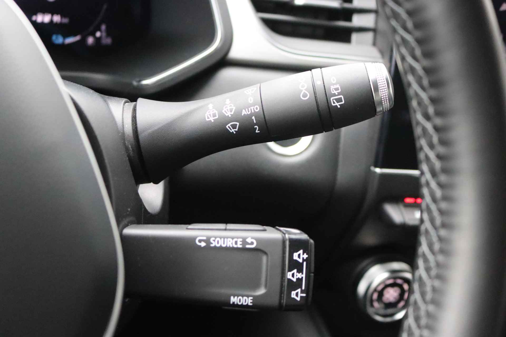 Renault Captur 1.6 E-Tech Plug-in Hybrid 160 Intens Gr.-Navigatie/BOSE/Stoelverwarming/Parkeerhulp - 19/32