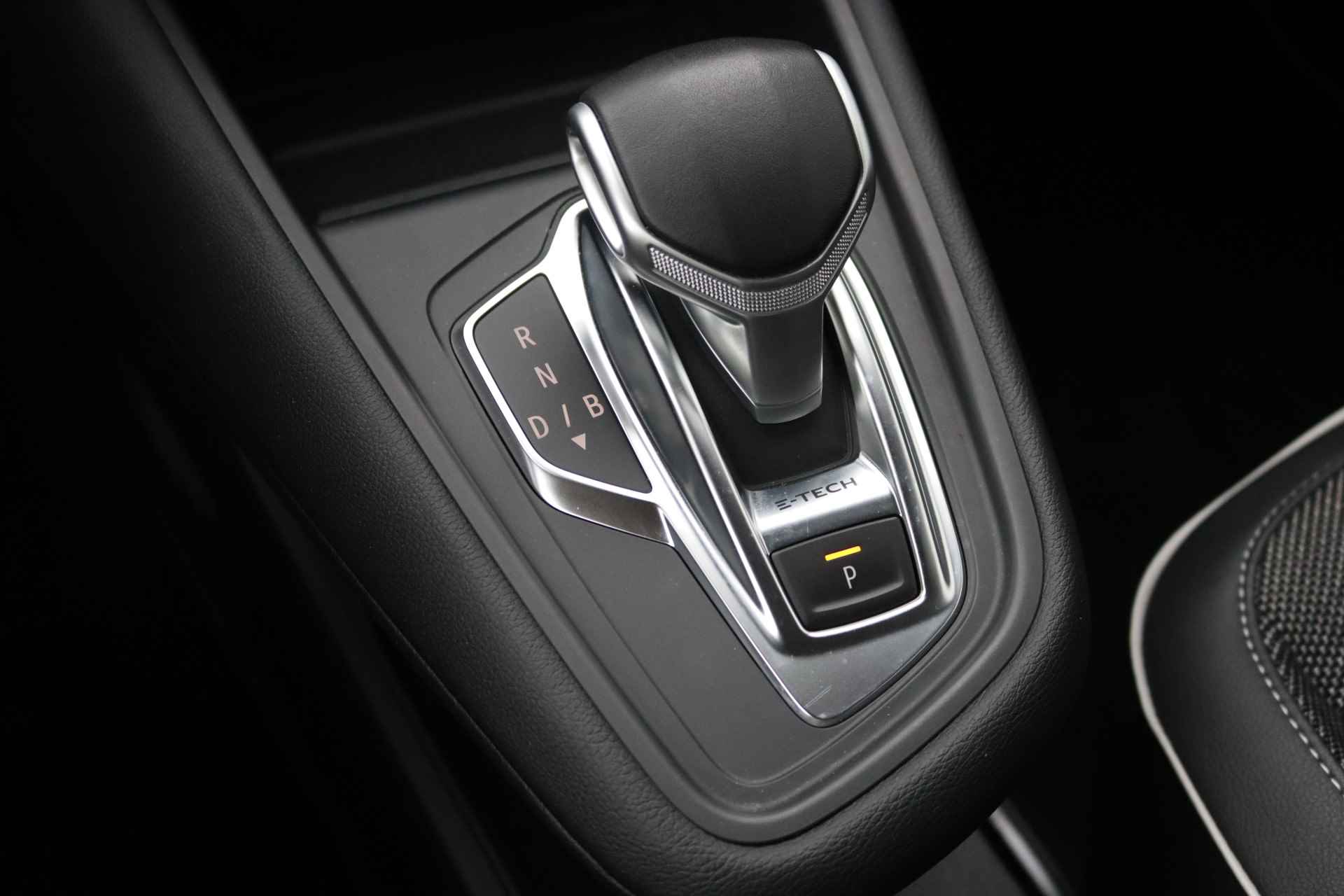 Renault Captur 1.6 E-Tech Plug-in Hybrid 160 Intens Gr.-Navigatie/BOSE/Stoelverwarming/Parkeerhulp - 25/32