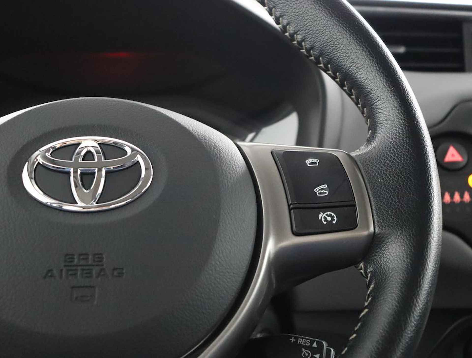 Toyota Yaris 1.3 VVT-i Aspiration | Navigatie | Trekhaak | Bluetooth | - 21/47