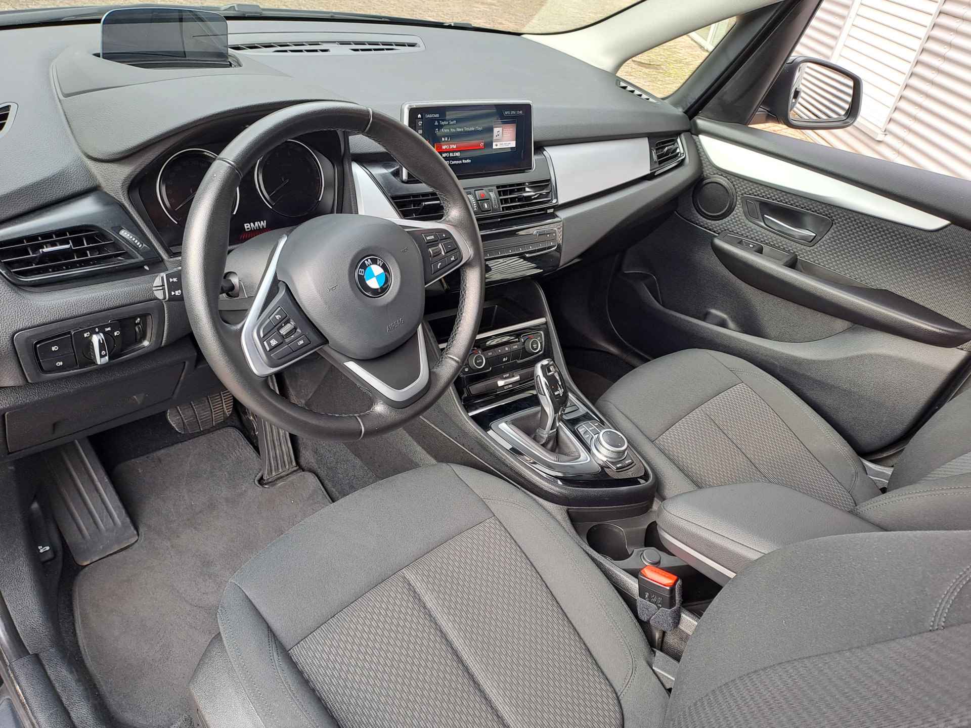 BMW 2 Serie Active Tourer 218i Business Edition AUTOMAAT Navigatie | Cruise | Climate | Parkeersensoren | Head up Display - 12/28