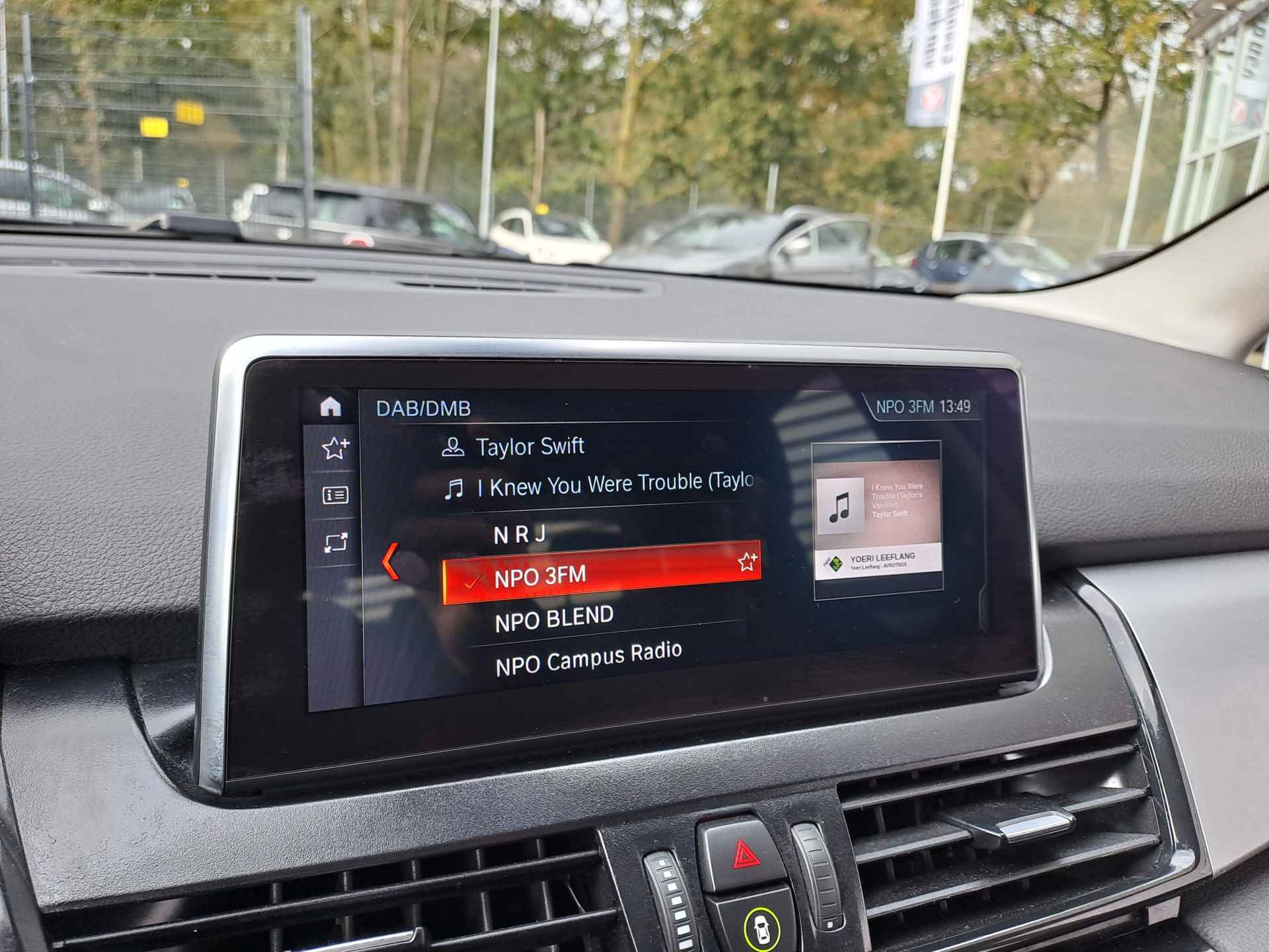 BMW 2 Serie Active Tourer 218i Business Edition AUTOMAAT Navigatie | Cruise | Climate | Parkeersensoren | Head up Display - 16/28