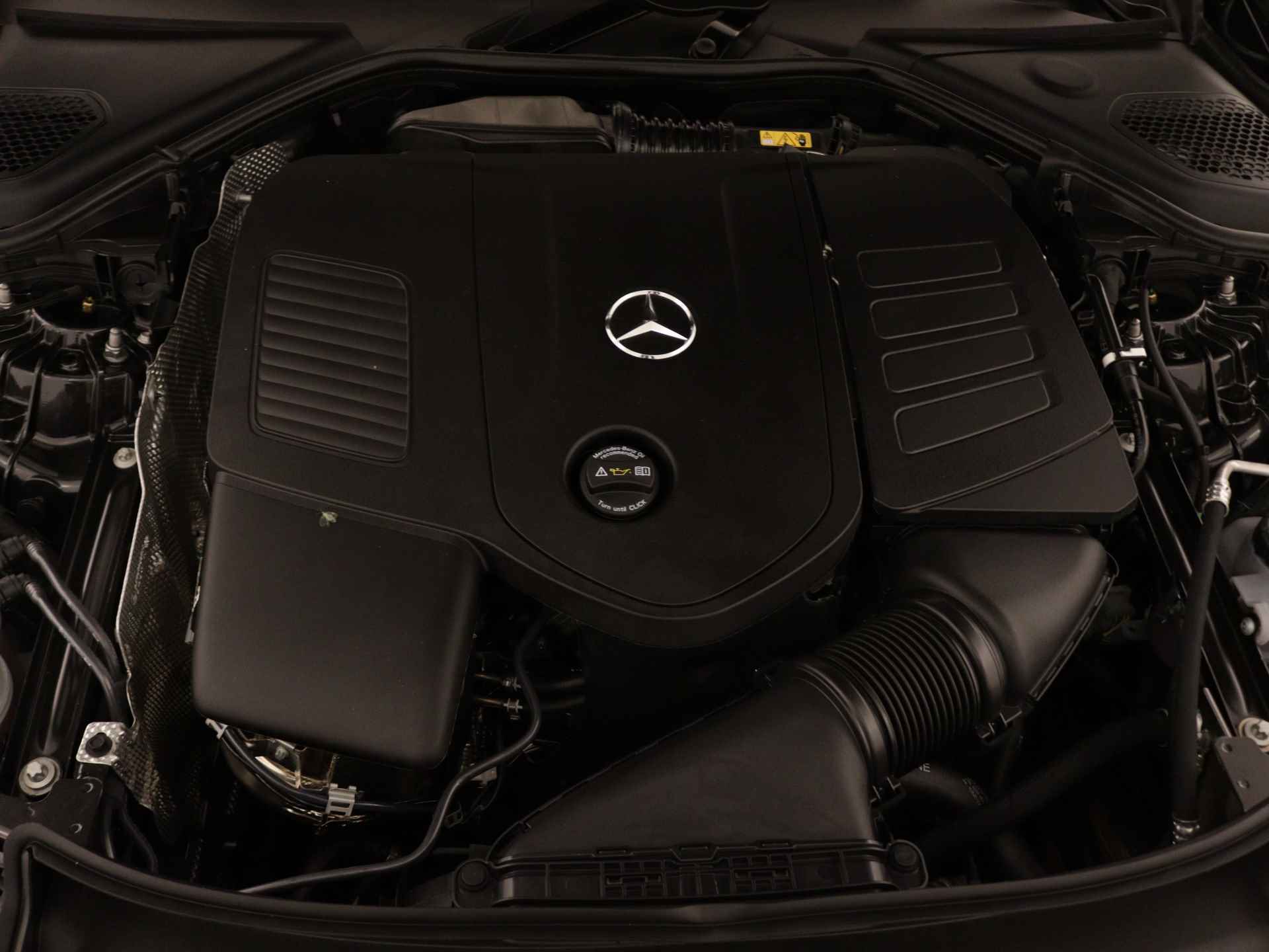 Mercedes-Benz E-Klasse Estate 300 e AMG Line | Trekhaak met assistent | Premium pakket | Nightpakket | Rijassistentiepakket Plus | Burmester® 4D surround sound system | USB–pakket Plus | KEYLESS GO-pakket | - 38/38