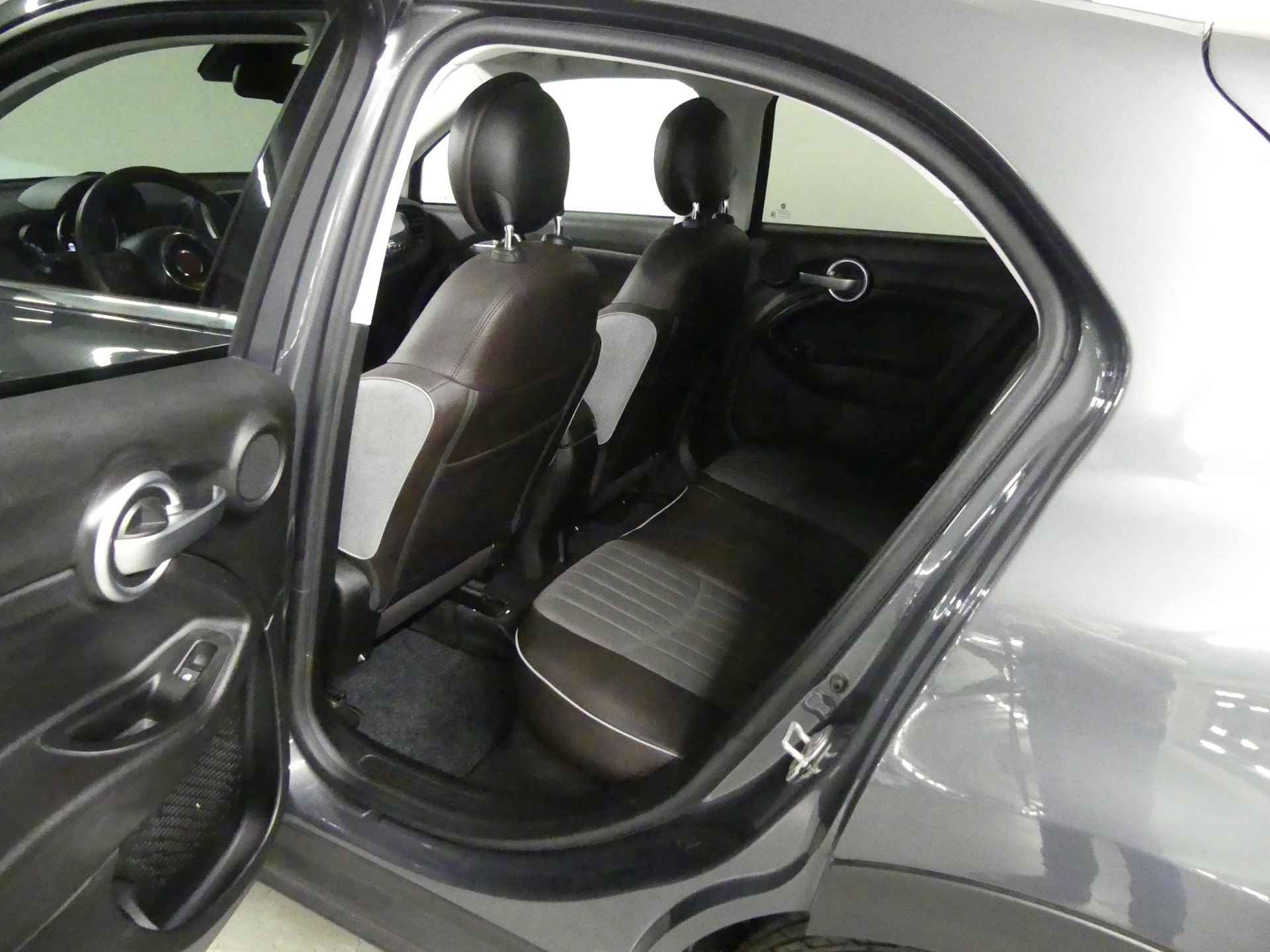 Fiat 500 X 1.6 Lounge | Climate Control | Navigatie | Stoelverwarming | Parkeersensoren | Stuurwielverwarming | Xenon - 14/31