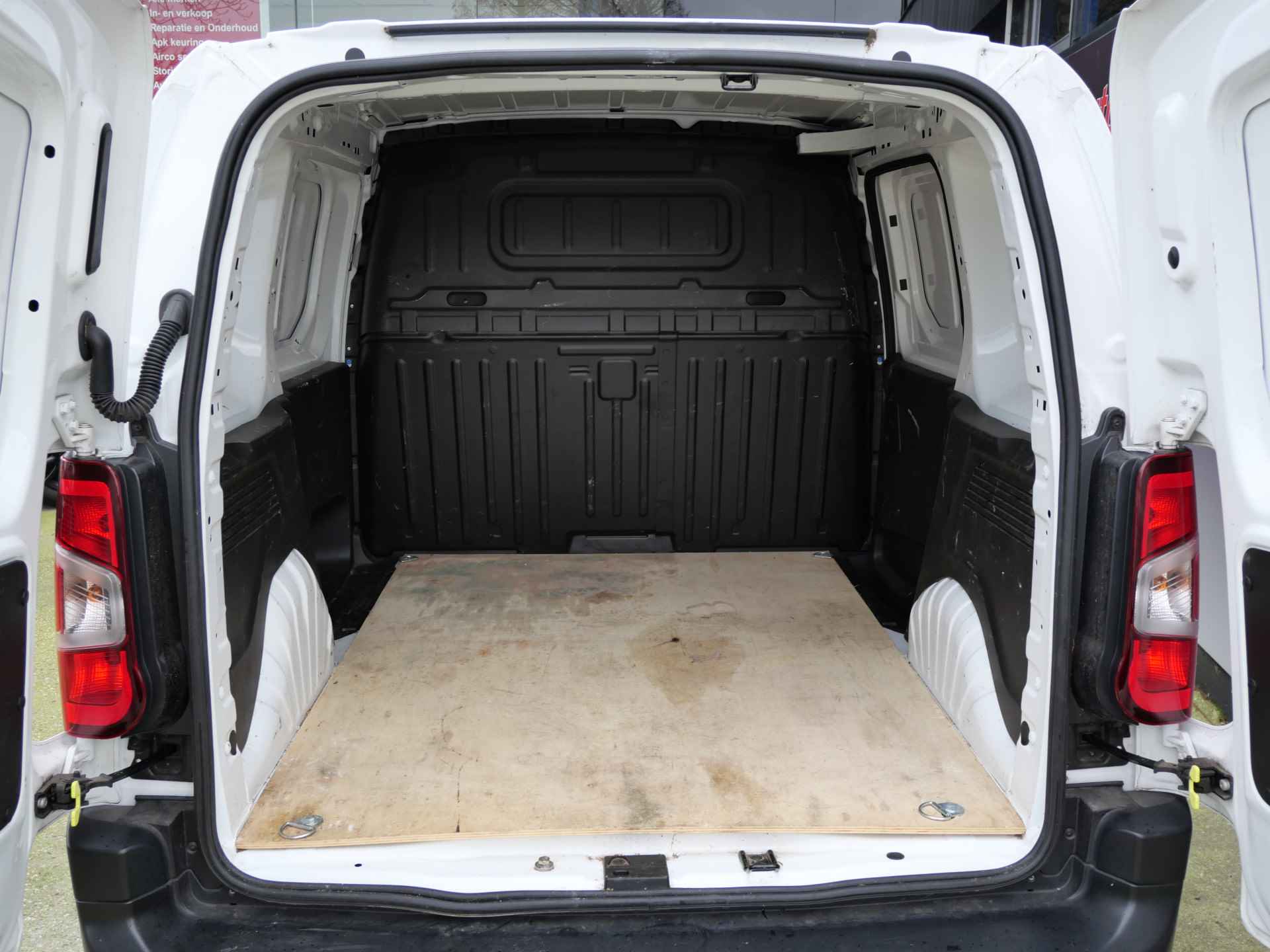 Toyota PROACE CITY 1.5 D-4D COOL COMFORT | MARGE | CRUISE | AIRCO | SCHUIFDEUR | ALL-IN!! - 14/17