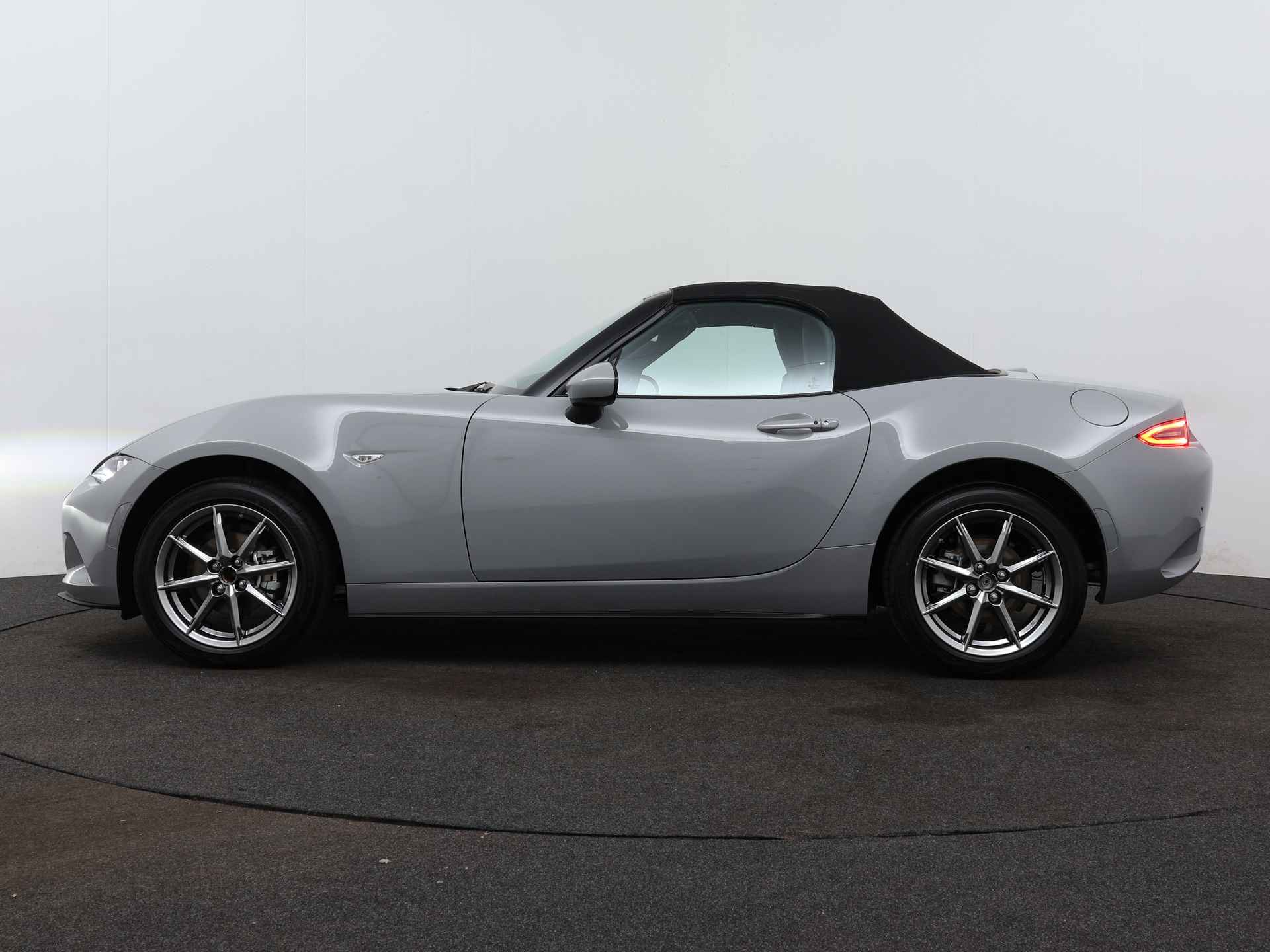 Mazda MX-5 1.5 SkyActiv-G 132 Exclusive-Line | Incl. € 3.000,- instapvoordeel | Direct leverbaar in verschillende kleuren en uitvoeringen - 4/41