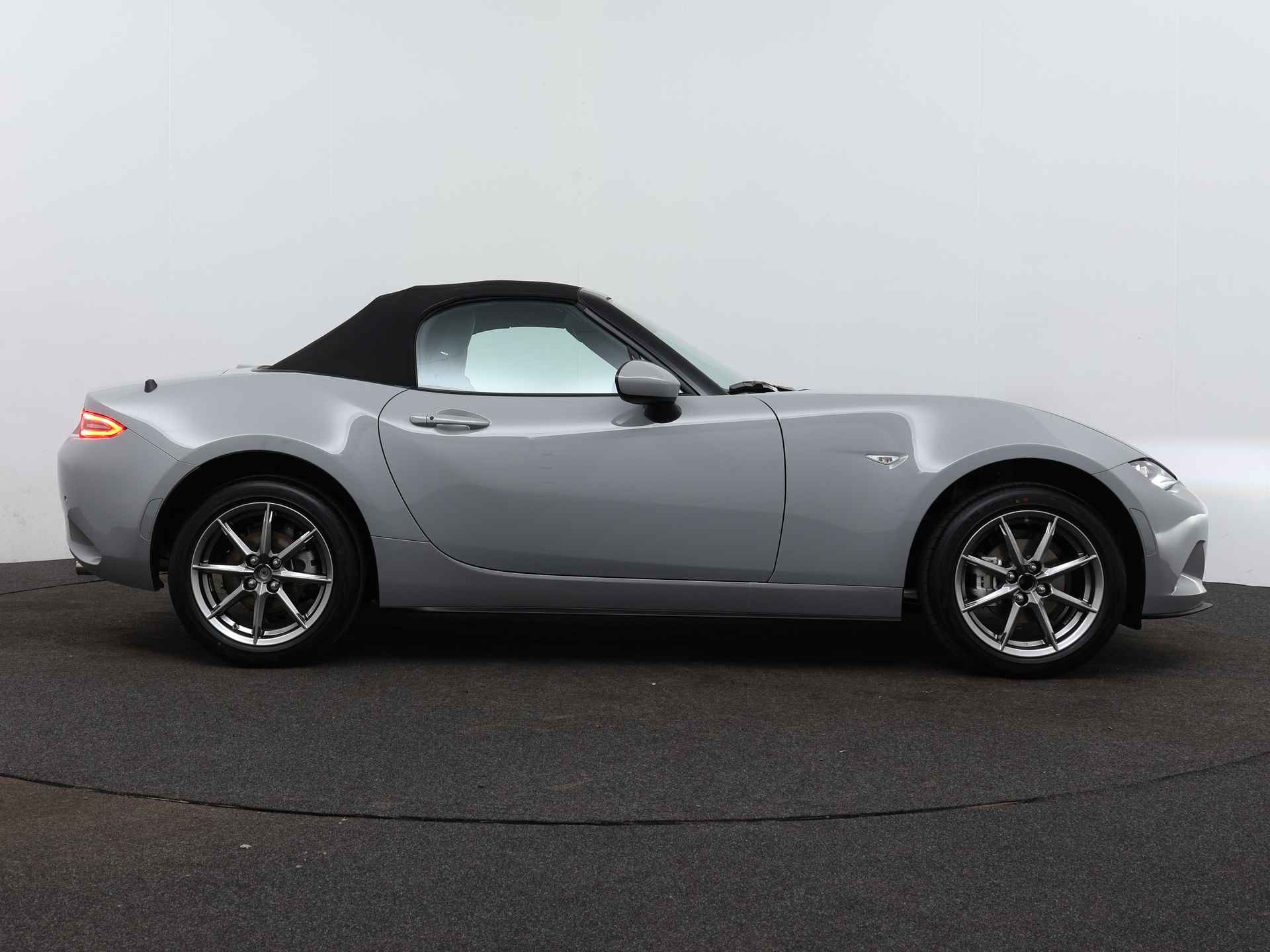 Mazda MX-5 1.5 SkyActiv-G 132 Exclusive-Line | Incl. € 3.000,- instapvoordeel | Direct leverbaar in verschillende kleuren en uitvoeringen - 12/41