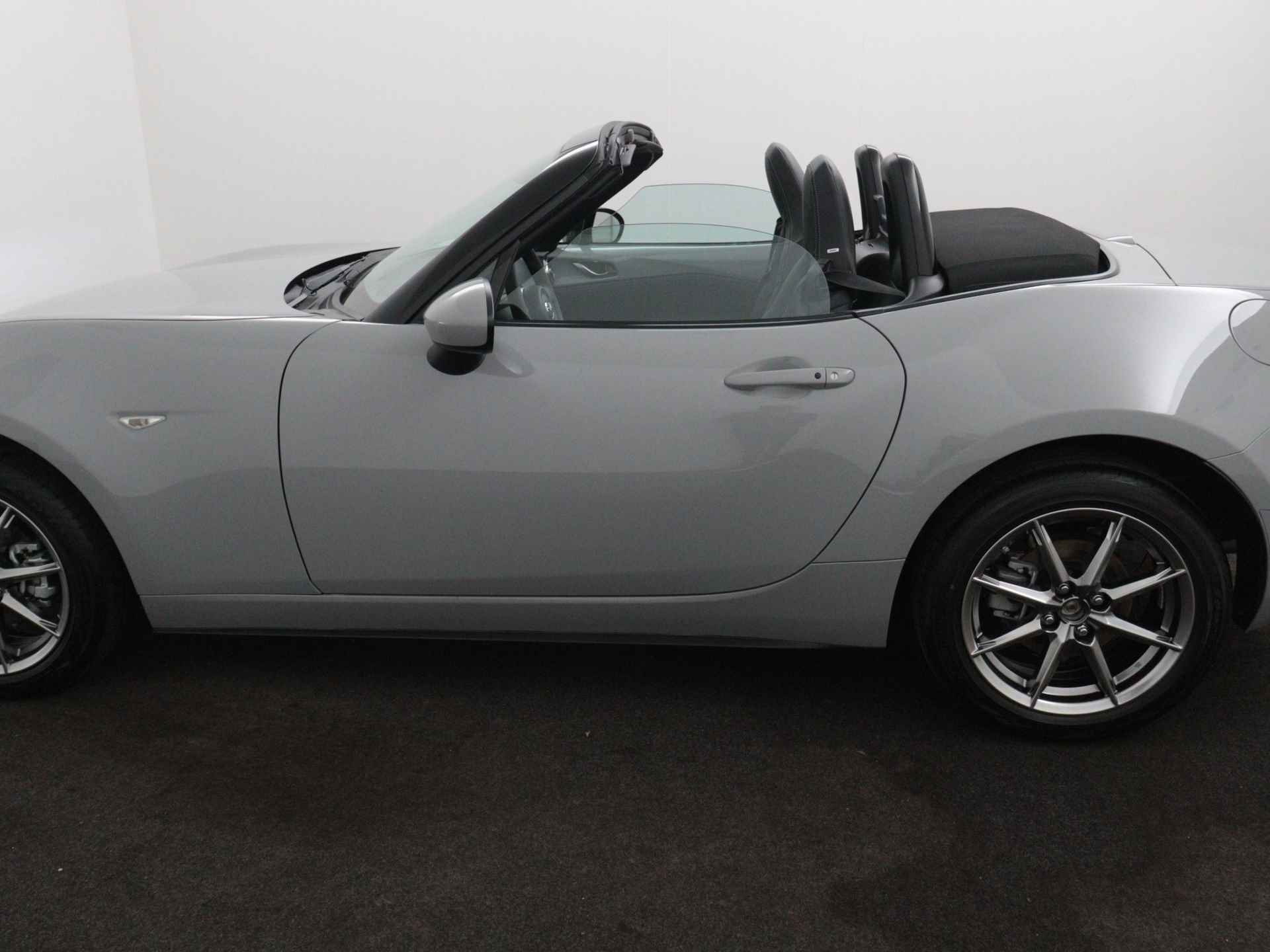 Mazda MX-5 1.5 SkyActiv-G 132 Exclusive-Line | Incl. € 3.000,- instapvoordeel | Direct leverbaar in verschillende kleuren en uitvoeringen - 32/41