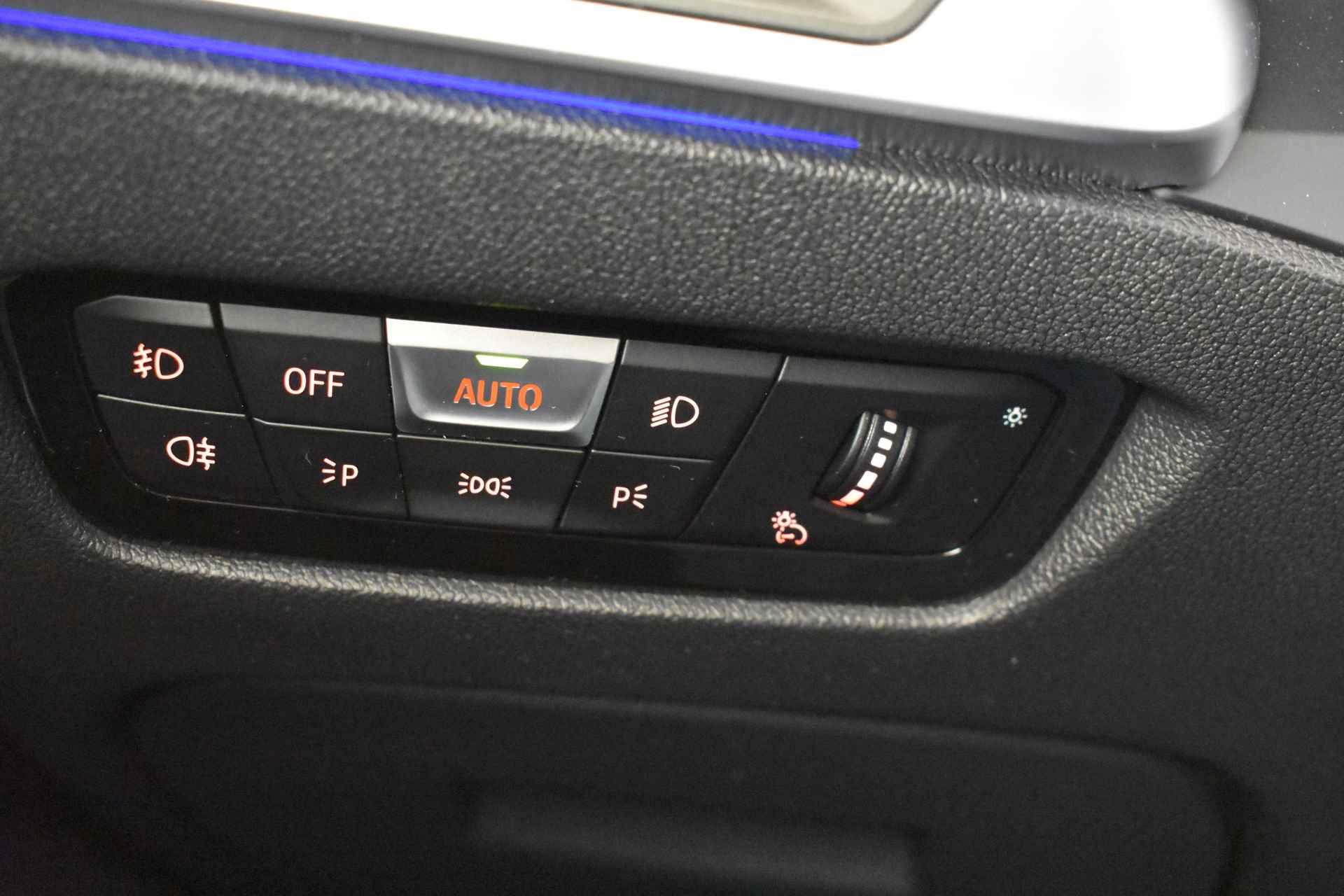 BMW 3-serie 320i M Sport Automaat / Sportstoelen / LED / M Sportonderstel / Stoelverwarming / Live Cockpit Plus / Cruise Control - 21/39