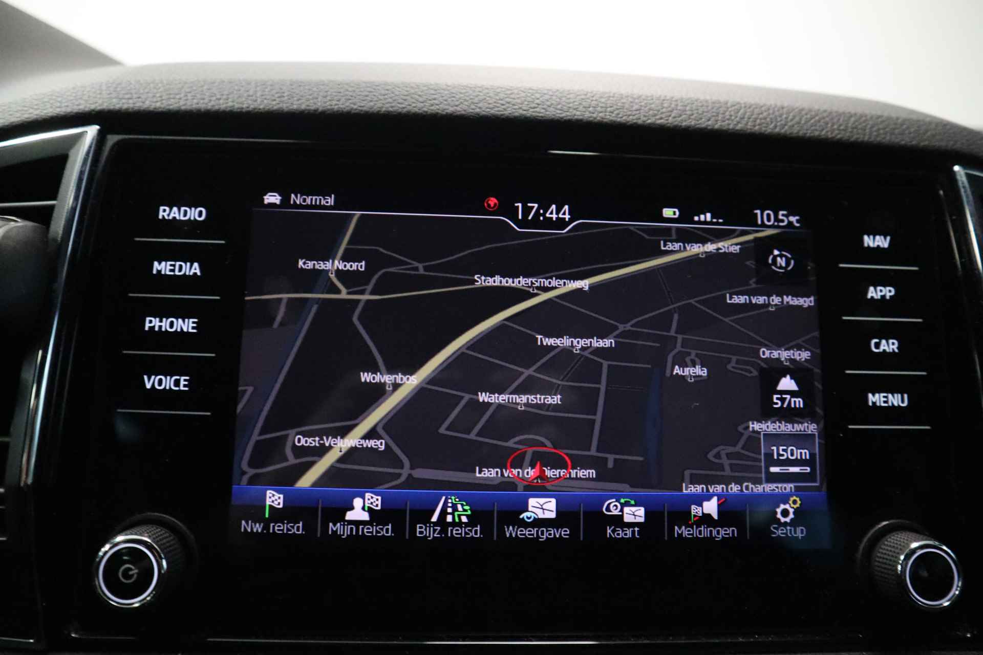 Škoda Karoq 1.5 TSI ACT Sportline Business Navigatie, 19'Lmv Automaat, Navigatie, - 24/26
