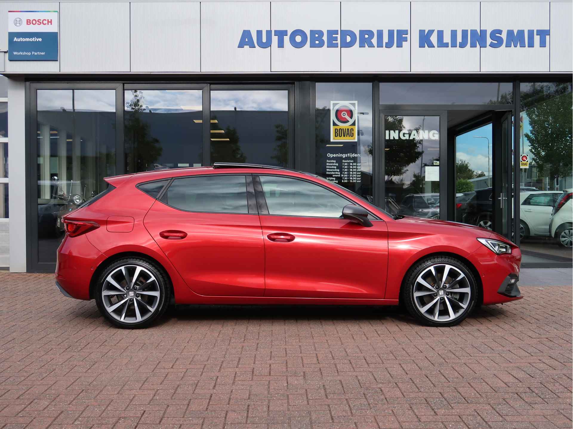 SEAT Leon 1.5 eTSI FR Launch Edition | Panorama | Adaptive Suspension | Stoelverw. - 10/34