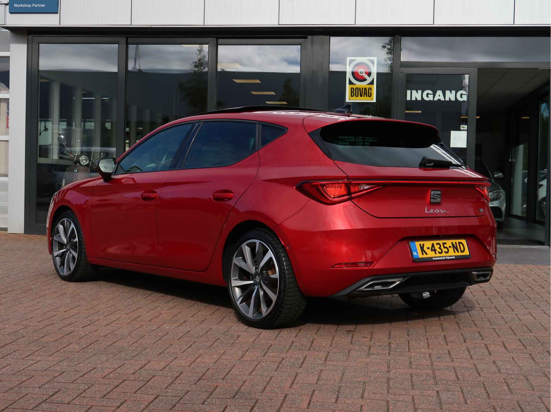 SEAT Leon 1.5 eTSI FR Launch Edition | Panorama | Adaptive Suspension | Stoelverw. - 11/34