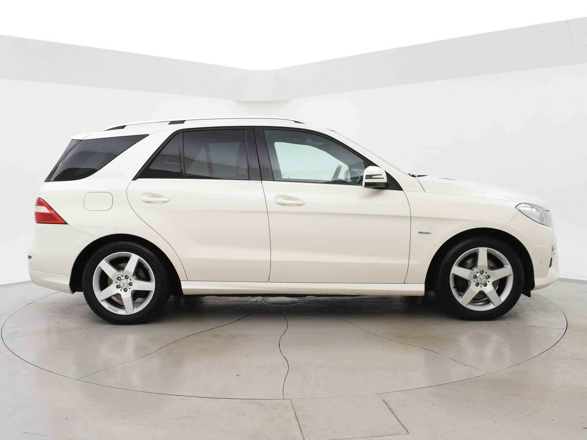 Mercedes-Benz M-klasse 250 BLUETEC 4M EURO 6 - AMG SPORT + LUCHTVERING / PANORAMA / 3500 KG TREKHAAK - 23/35