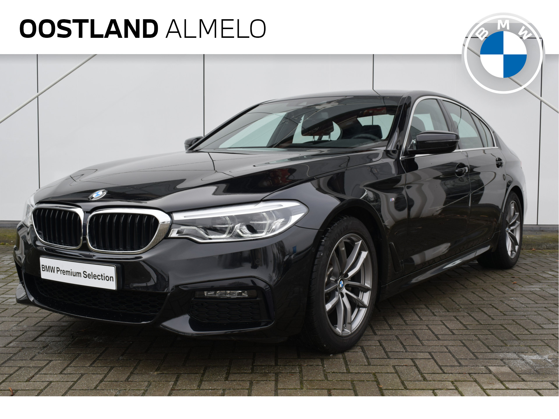 BMW 5 Serie 520i High Executive M Sport Automaat / Adaptieve LED / Parking Assistant / Comfortstoelen / Navigatie Professional / M Sportonderstel / Stoelverwarming