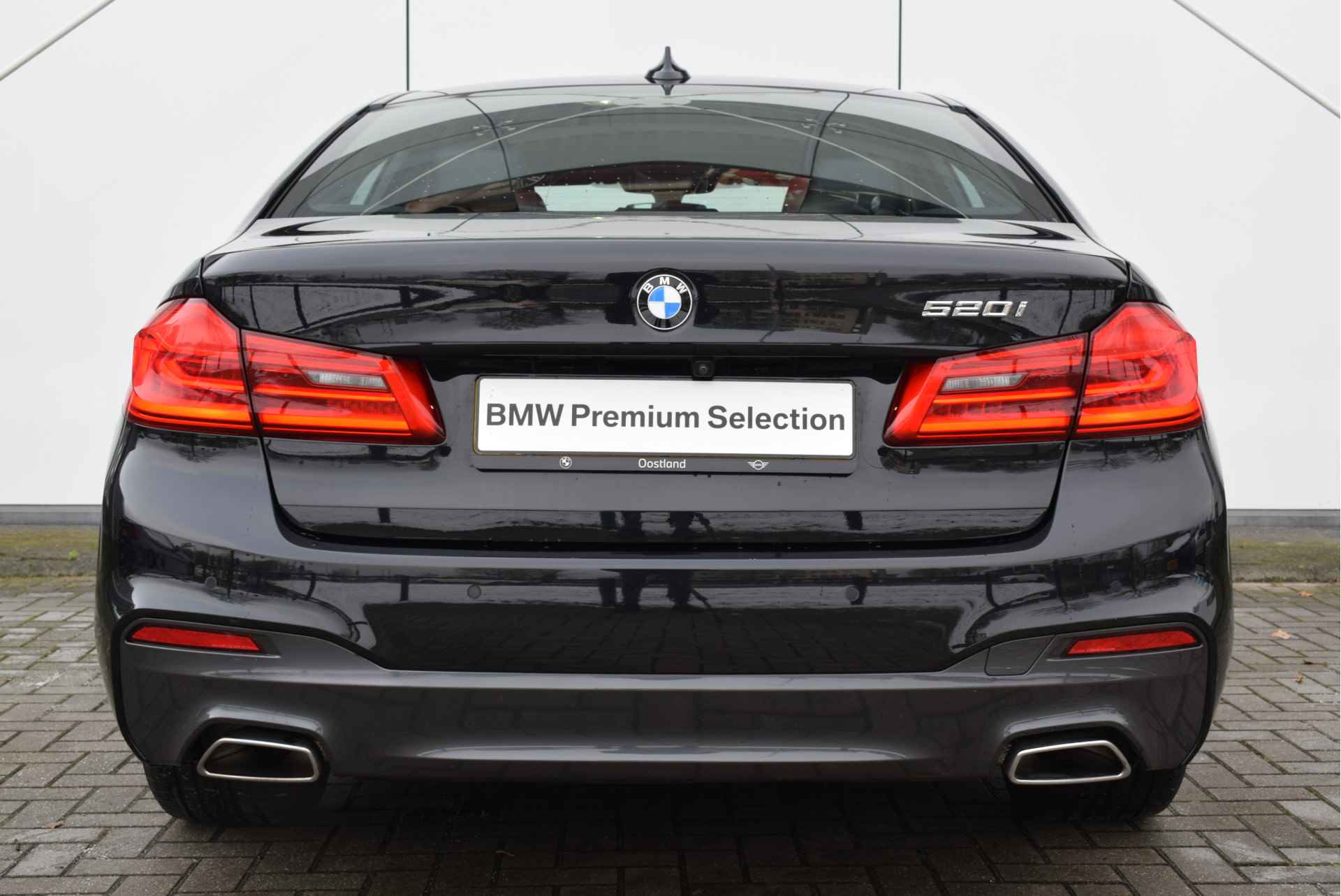 BMW 5 Serie 520i High Executive M Sport Automaat / Adaptieve LED / Parking Assistant / Comfortstoelen / Navigatie Professional / M Sportonderstel / Stoelverwarming - 8/28