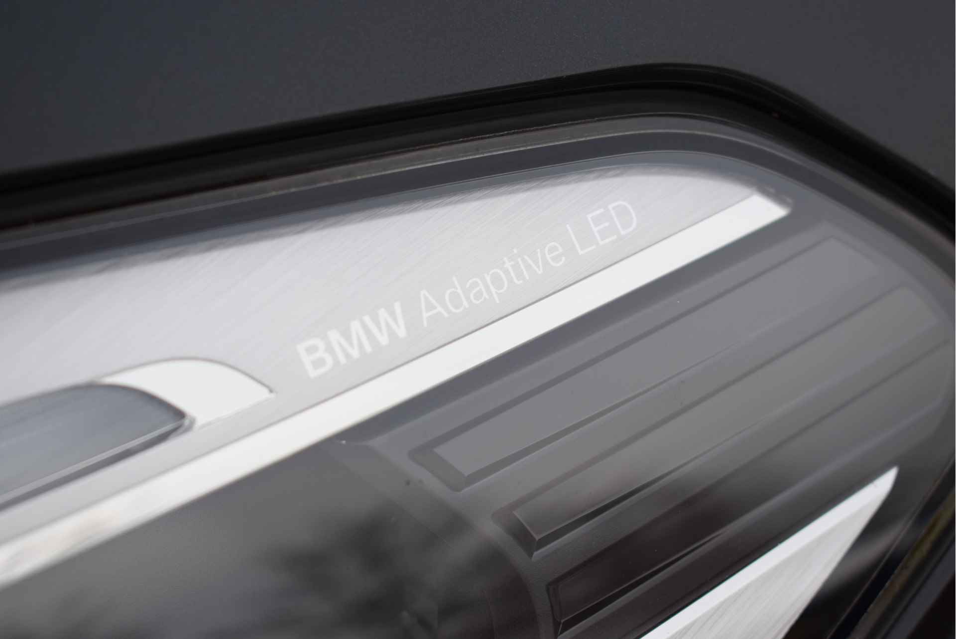 BMW 5 Serie 520i High Executive M Sport Automaat / Adaptieve LED / Parking Assistant / Comfortstoelen / Navigatie Professional / M Sportonderstel / Stoelverwarming - 12/28