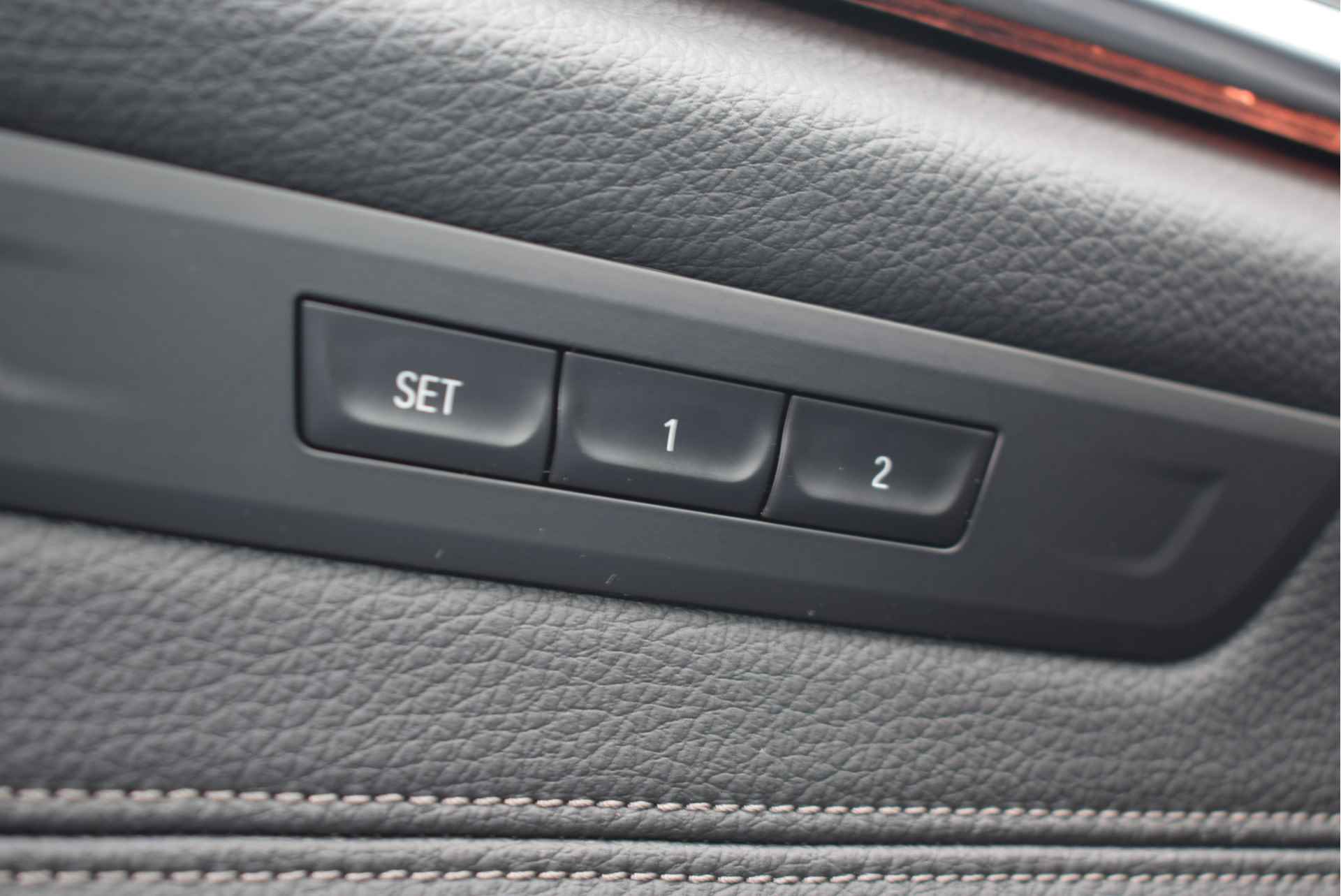 BMW 5 Serie 520i High Executive M Sport Automaat / Adaptieve LED / Parking Assistant / Comfortstoelen / Navigatie Professional / M Sportonderstel / Stoelverwarming - 21/28