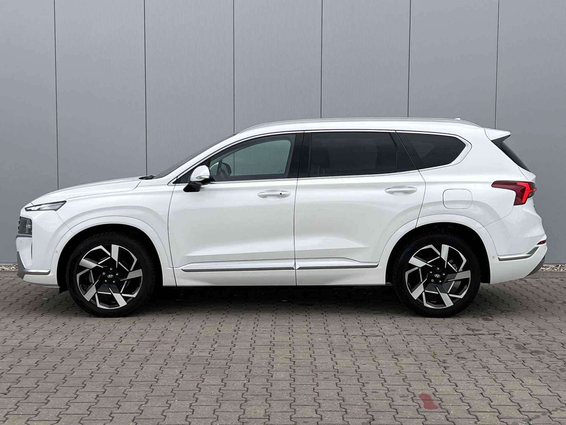 Hyundai Santa Fe 1.6 T-GDI 230 pk HEV Premium Sky Navigatie / 1650 trekgewicht /Elektrische stoelverstelling met Geheugenfunctie / Achteruitrijcamera / Stoelverwarming / Schuif- Kantel dak / - 9/35