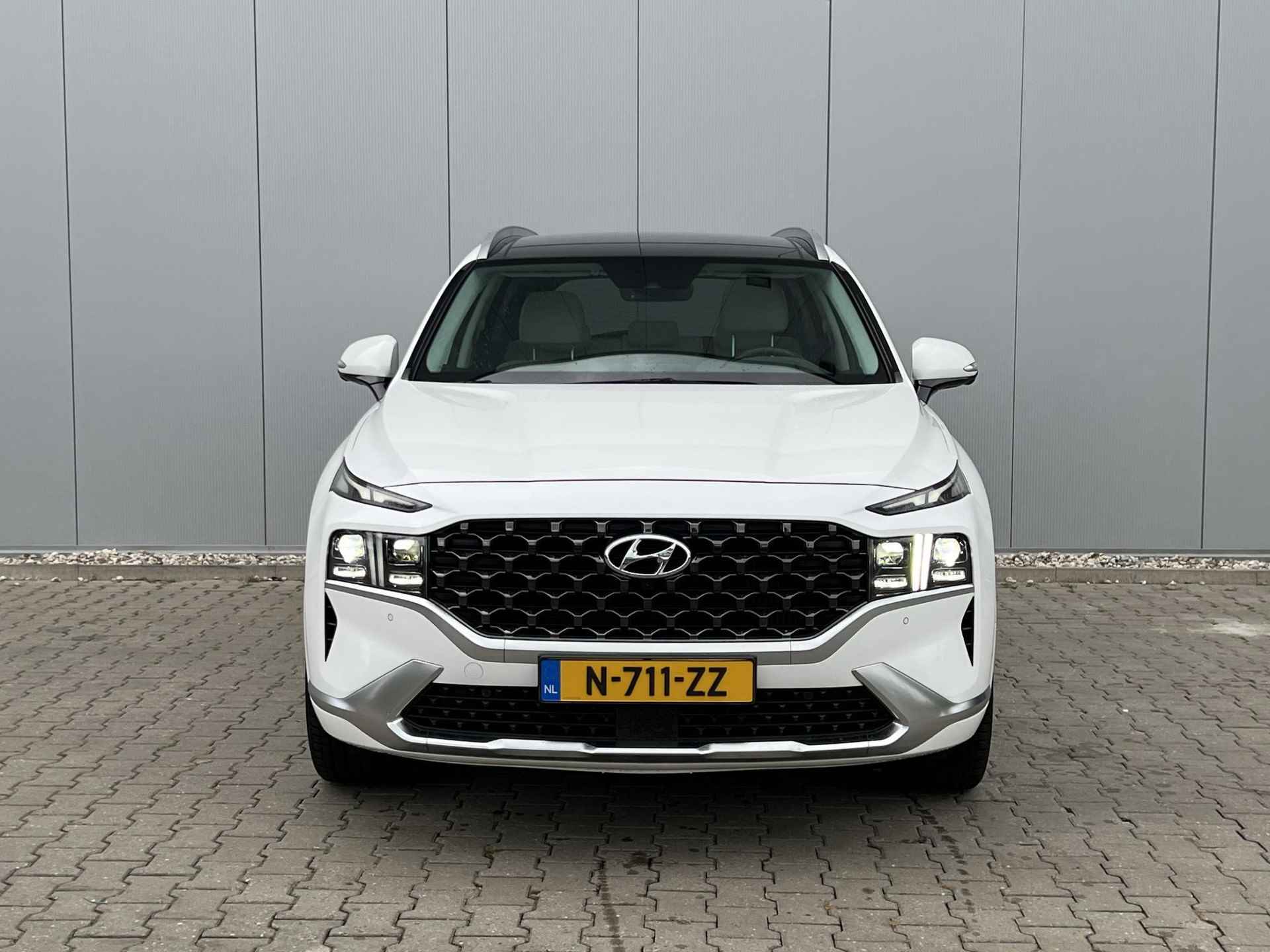 Hyundai Santa Fe 1.6 T-GDI 230 pk HEV Premium Sky Navigatie / 1650 trekgewicht /Elektrische stoelverstelling met Geheugenfunctie / Achteruitrijcamera / Stoelverwarming / Schuif- Kantel dak / - 33/35