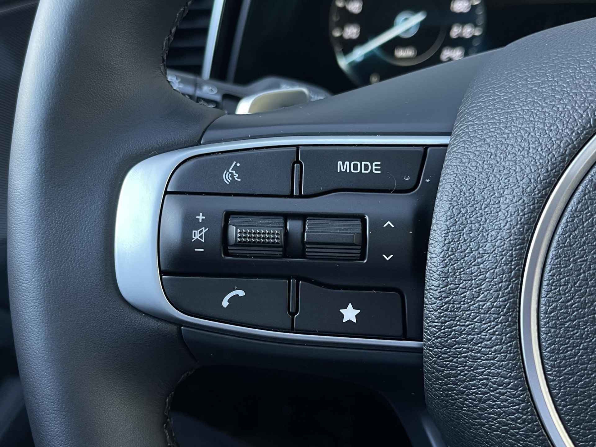 Kia Sportage 1.6 T-GDi Hybrid GT-PlusLine | *Niet op voorraad* | Nu €2.000,- Korting! | * Nu te bestellen* | Black Edition | Navi | 360 Camera | Clima | Schuif-/kanteldak | Memory stoel | Matrix LED - 17/40
