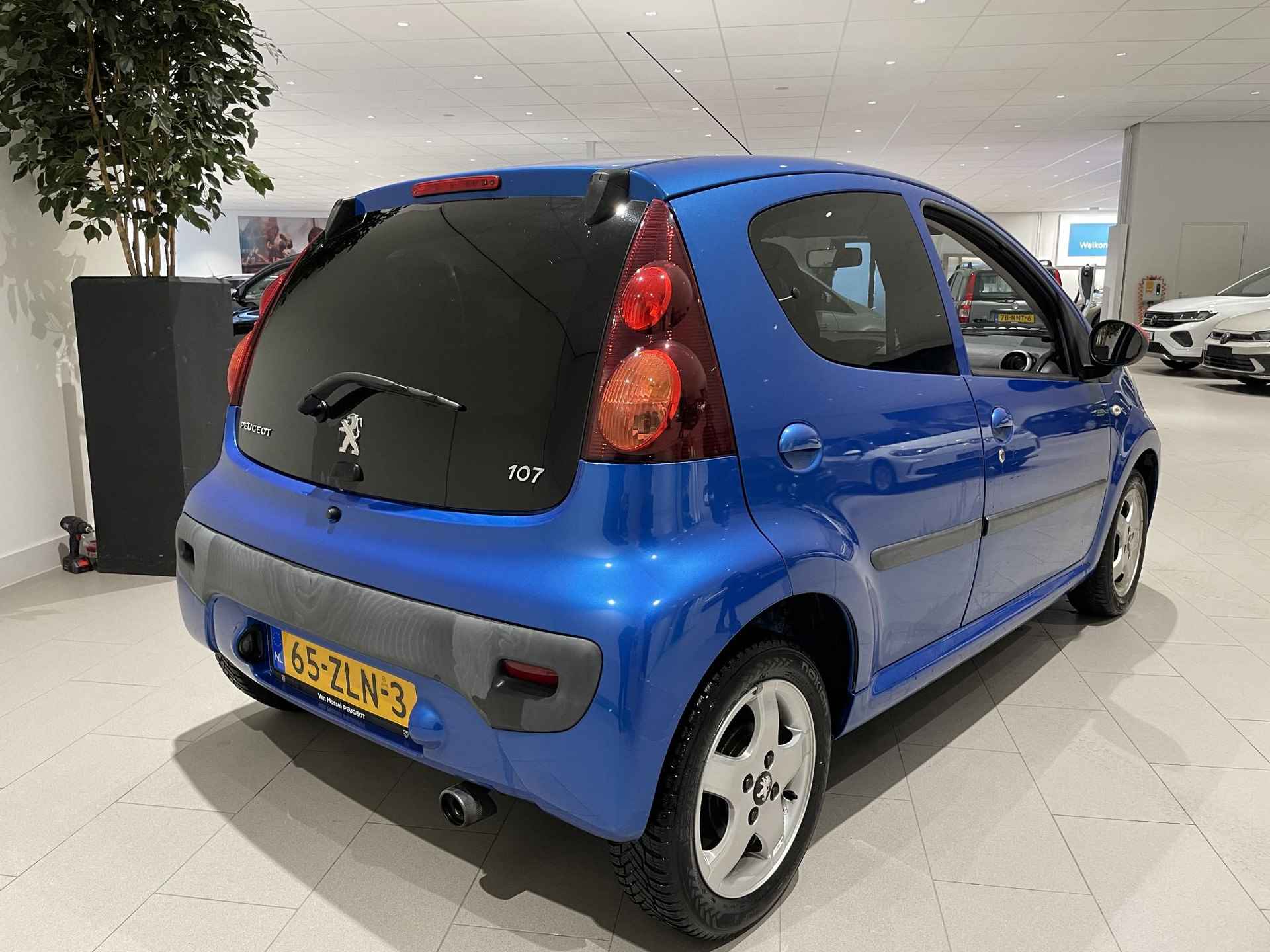 Peugeot 107 1.0 Sportium 68 PK | Airco | Toerentalsensor | Getinte Ruiten | AUX | CD-speler | - 5/19