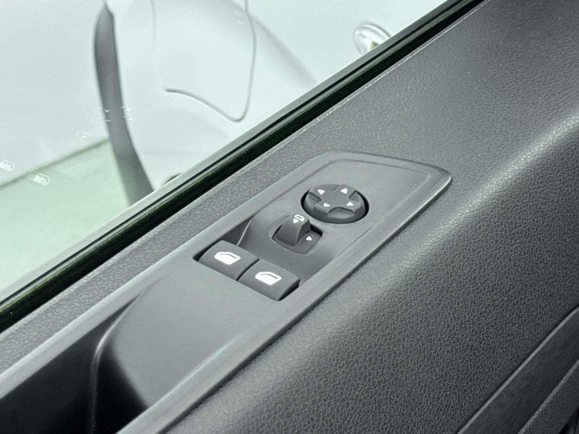 Peugeot e-Expert 75 kWh Standard | DEMO | Personen Vervoer | Navigatie | Camera | - 11/34