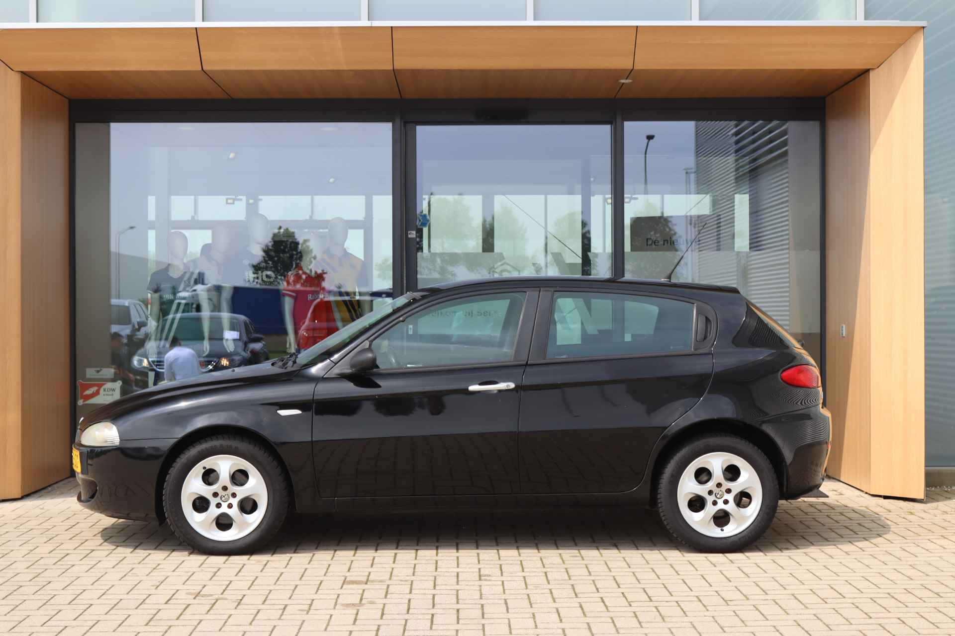 Alfa Romeo 147 T.Spark Business - 4/17